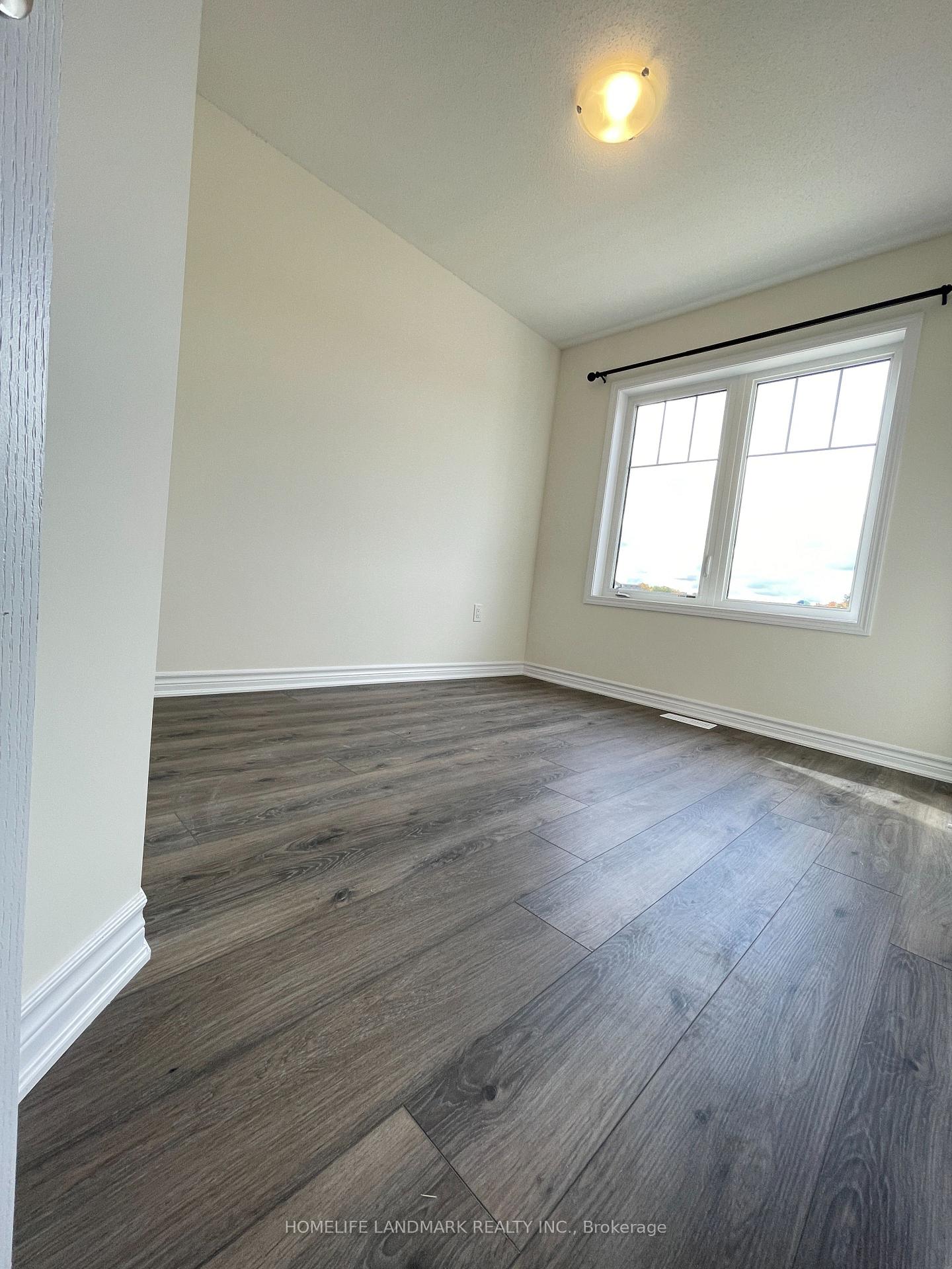 Photo 17 of 34 Lana Circle, Wasaga Beach — HOMEH