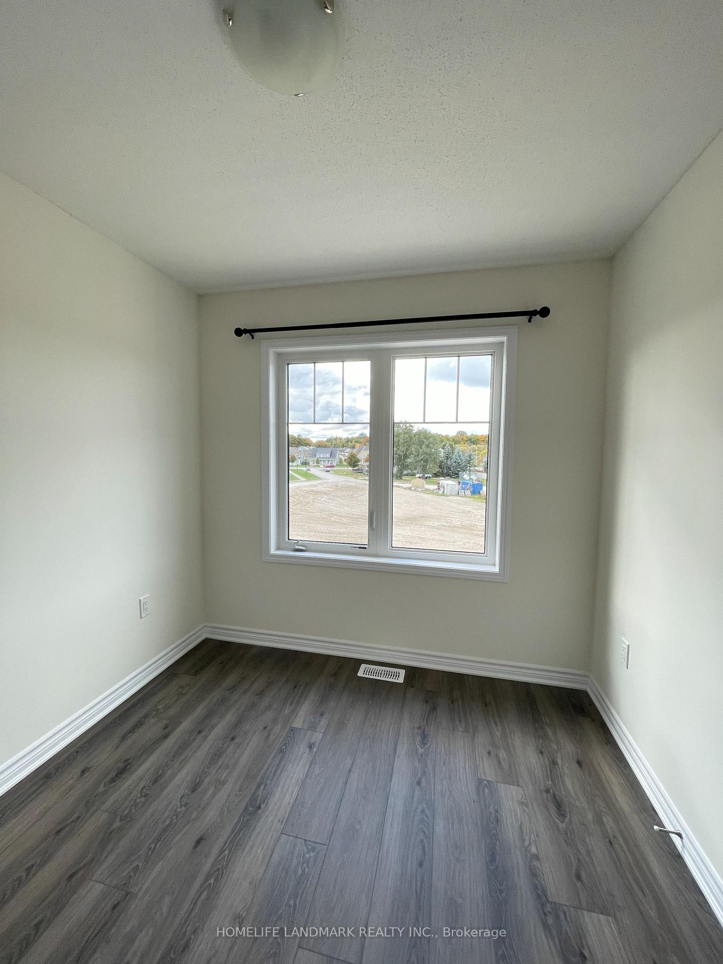 Photo 26 of 34 Lana Circle, Wasaga Beach — HOMEH