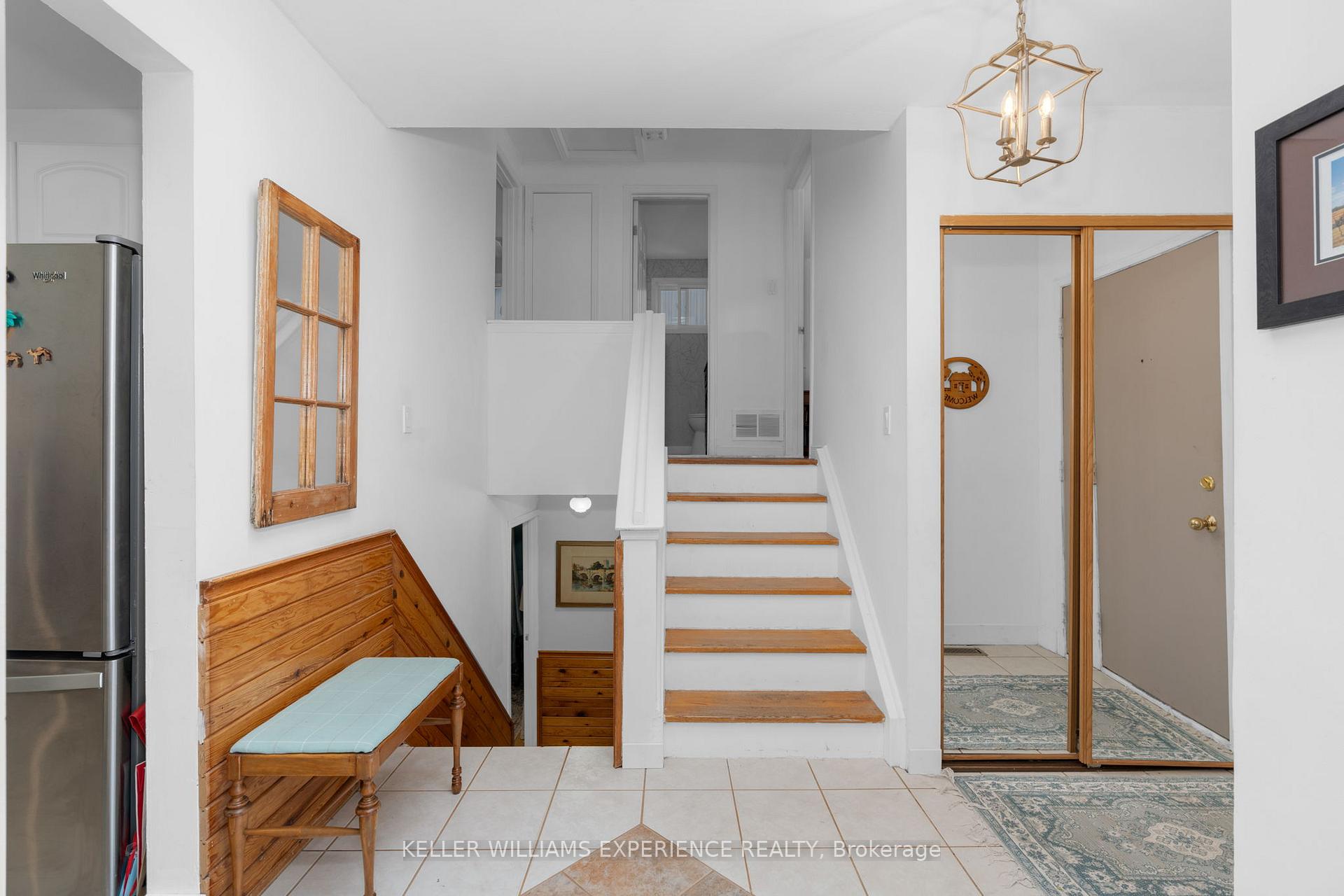 Photo 7 of 69 Christie Crescent, Barrie, Letitia Heights — HOMEH