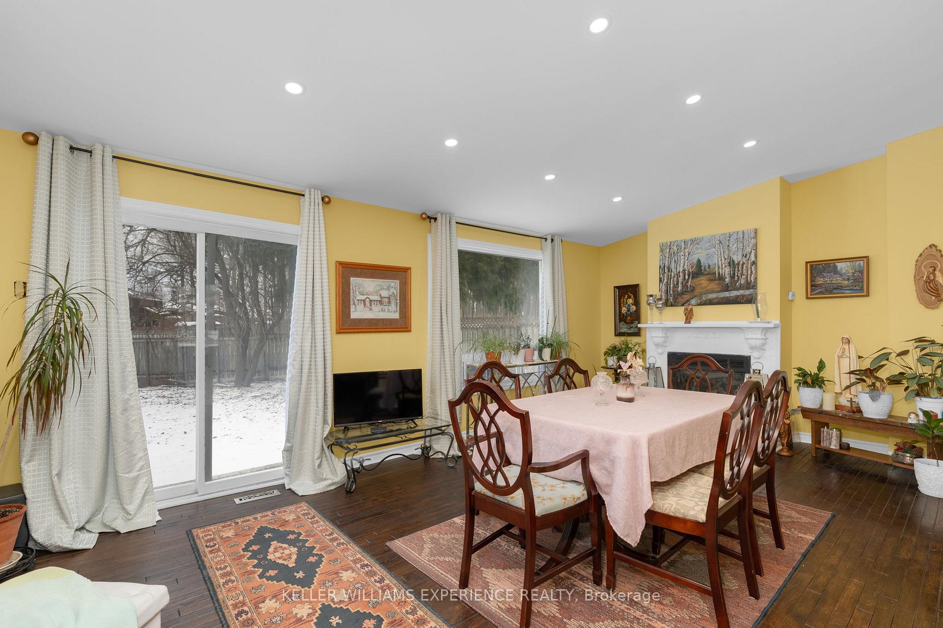 Photo 2 of 69 Christie Crescent, Barrie, Letitia Heights — HOMEH