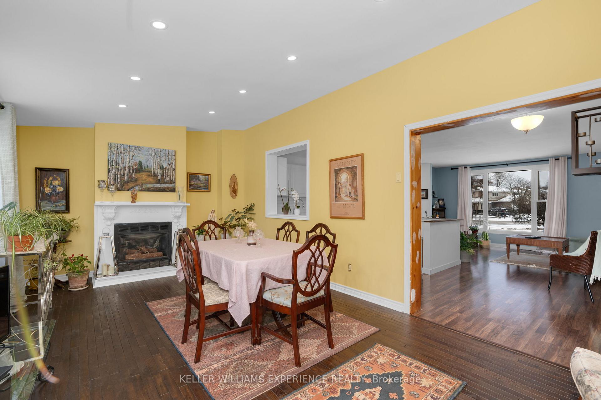 Photo 17 of 69 Christie Crescent, Barrie, Letitia Heights — HOMEH
