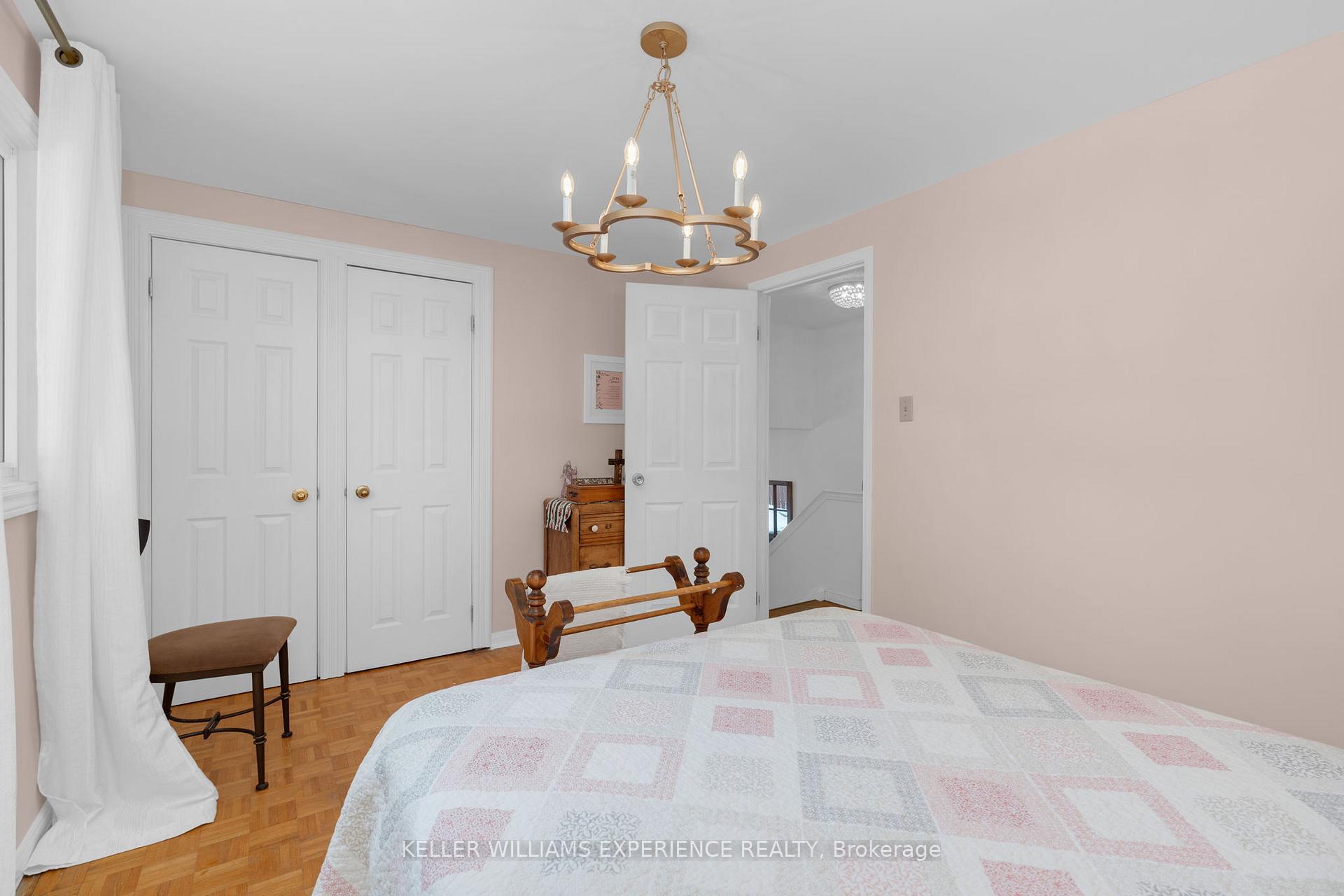 Photo 4 of 69 Christie Crescent, Barrie, Letitia Heights — HOMEH