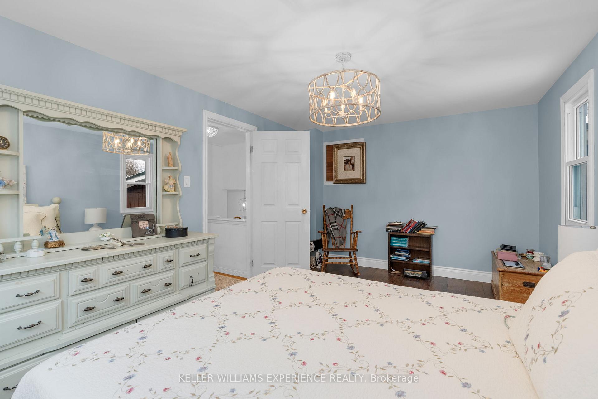 Photo 3 of 69 Christie Crescent, Barrie, Letitia Heights — HOMEH