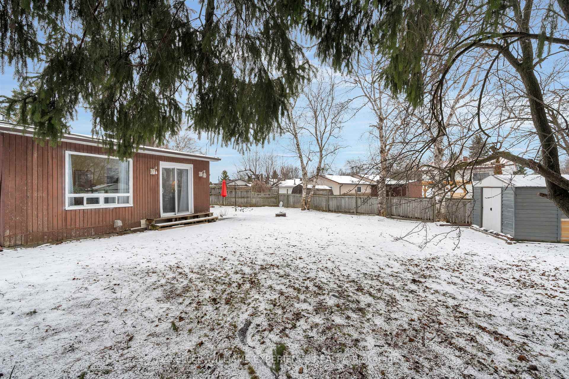Photo 14 of 69 Christie Crescent, Barrie, Letitia Heights — HOMEH