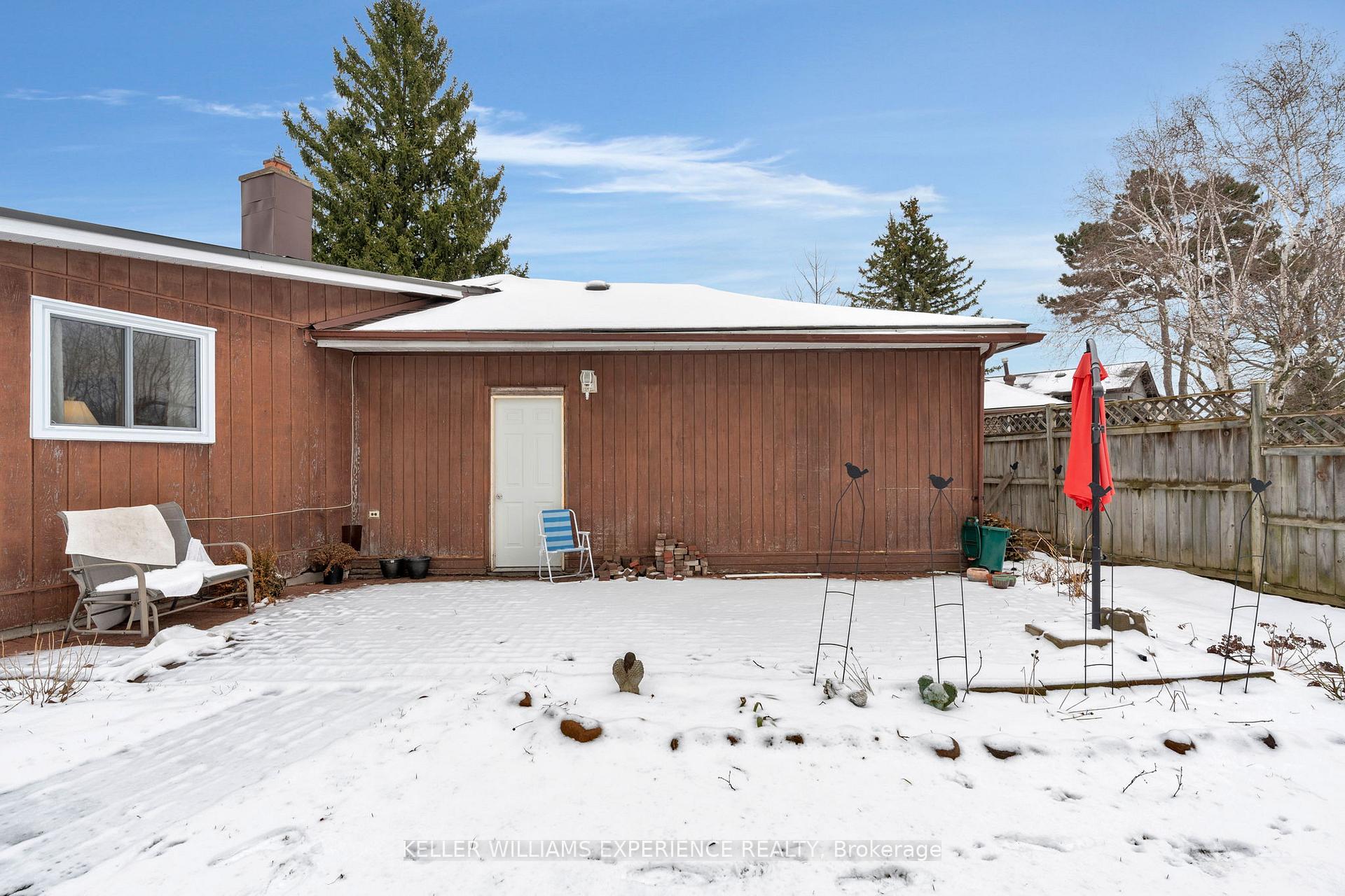 Photo 21 of 69 Christie Crescent, Barrie, Letitia Heights — HOMEH