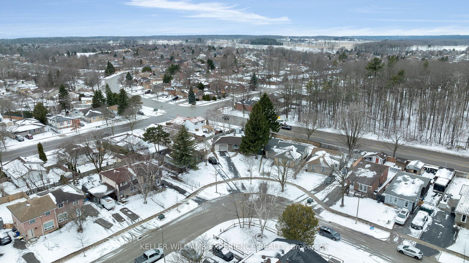 Photo 25 of 69 Christie Crescent, Barrie, Letitia Heights — HOMEH