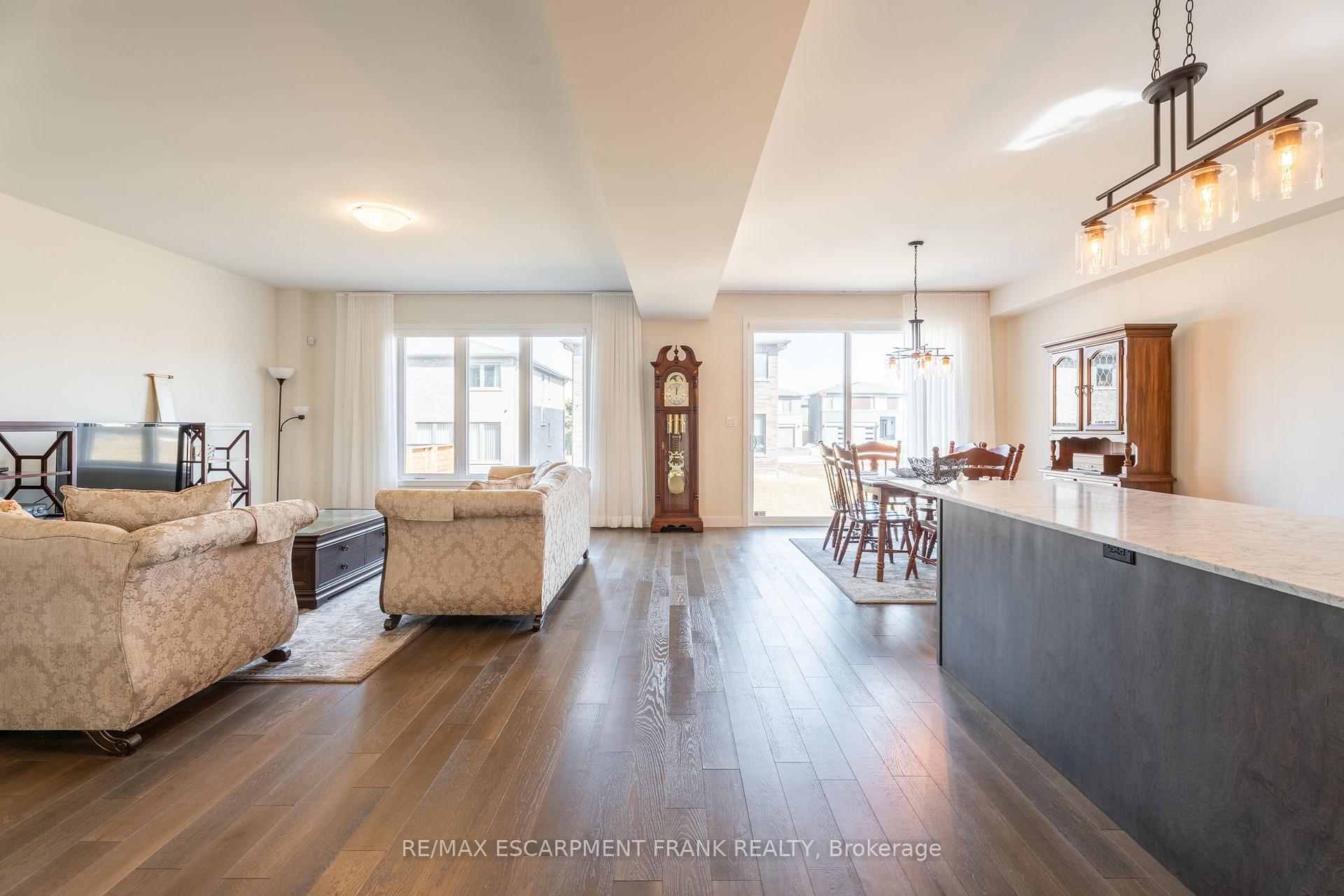 Photo 15 of 412 Klein Circle, Hamilton, Meadowlands — HOMEH
