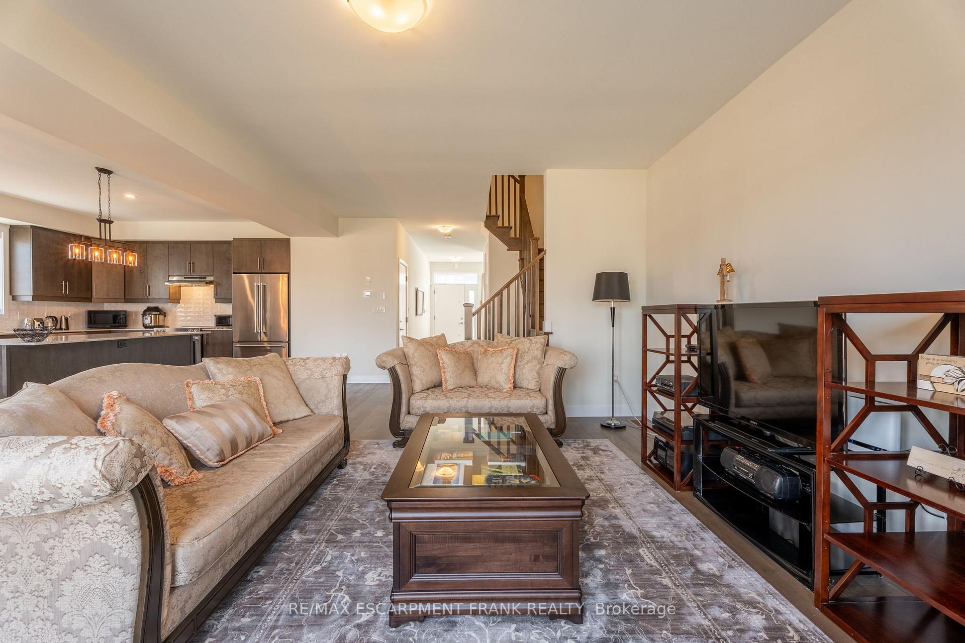 Photo 12 of 412 Klein Circle, Hamilton, Meadowlands — HOMEH