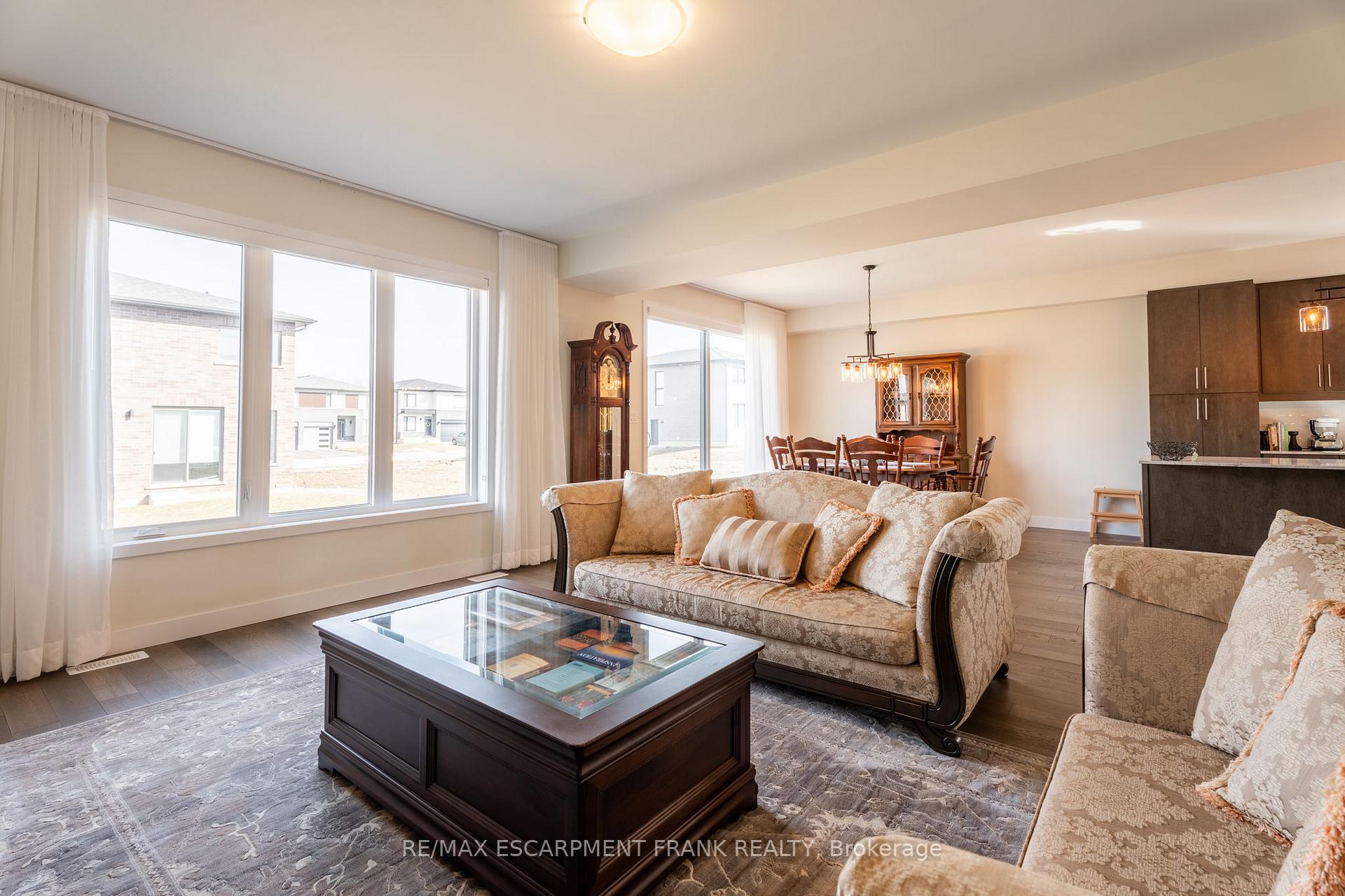 Photo 17 of 412 Klein Circle, Hamilton, Meadowlands — HOMEH