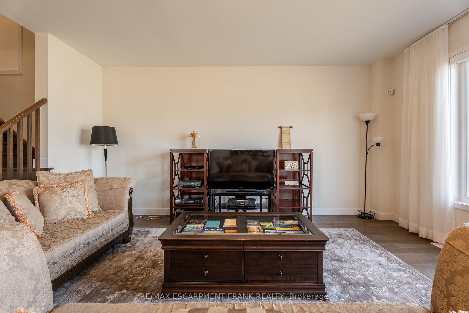 Photo 14 of 412 Klein Circle, Hamilton, Meadowlands — HOMEH