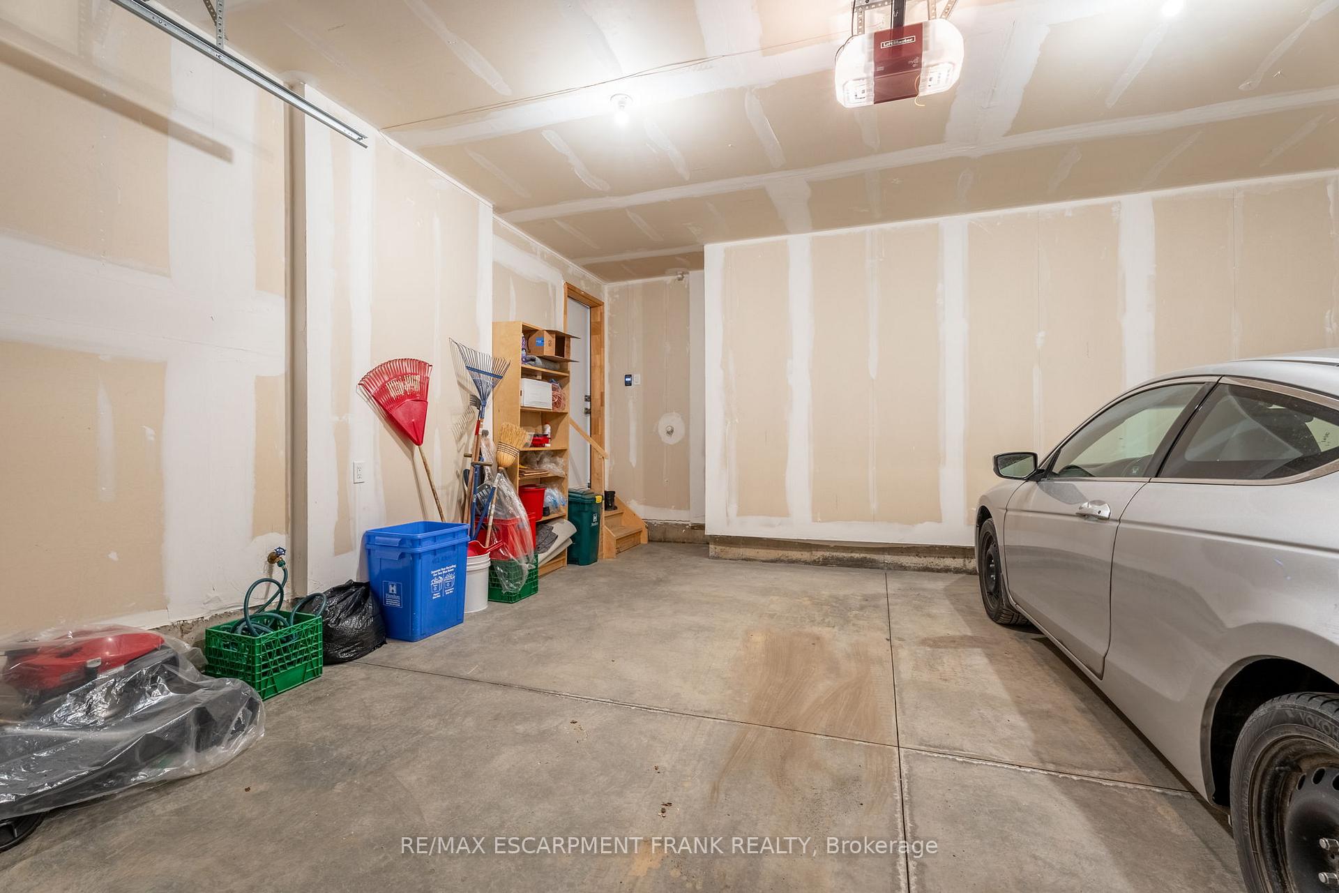 Photo 25 of 412 Klein Circle, Hamilton, Meadowlands — HOMEH