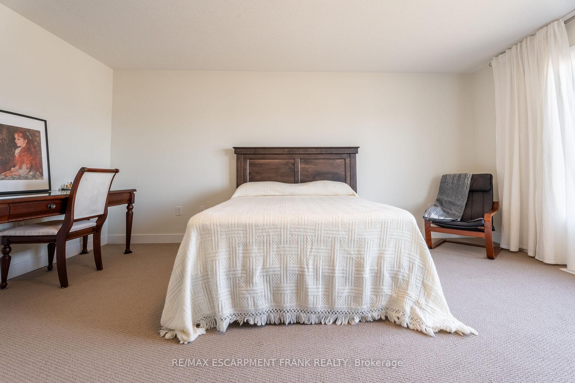 Photo 46 of 412 Klein Circle, Hamilton, Meadowlands — HOMEH