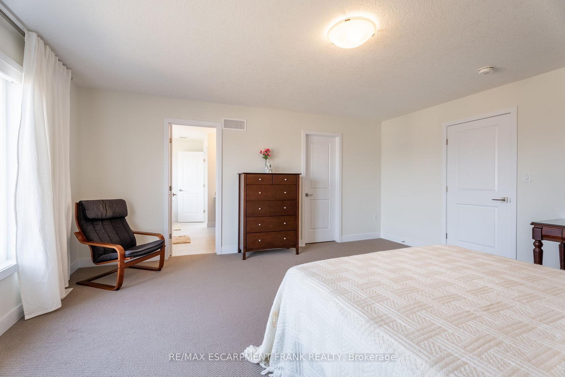 Photo 29 of 412 Klein Circle, Hamilton, Meadowlands — HOMEH