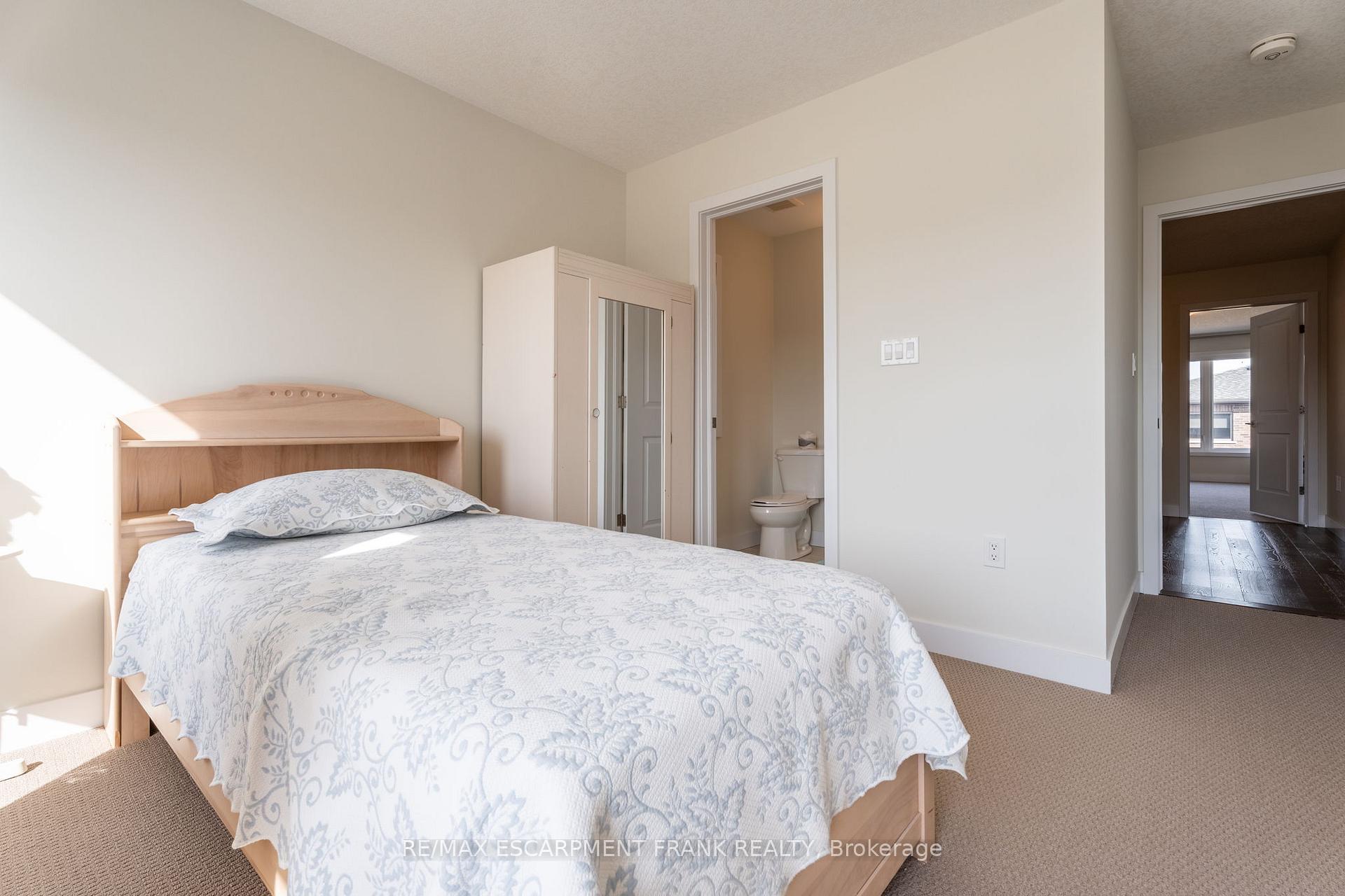 Photo 27 of 412 Klein Circle, Hamilton, Meadowlands — HOMEH