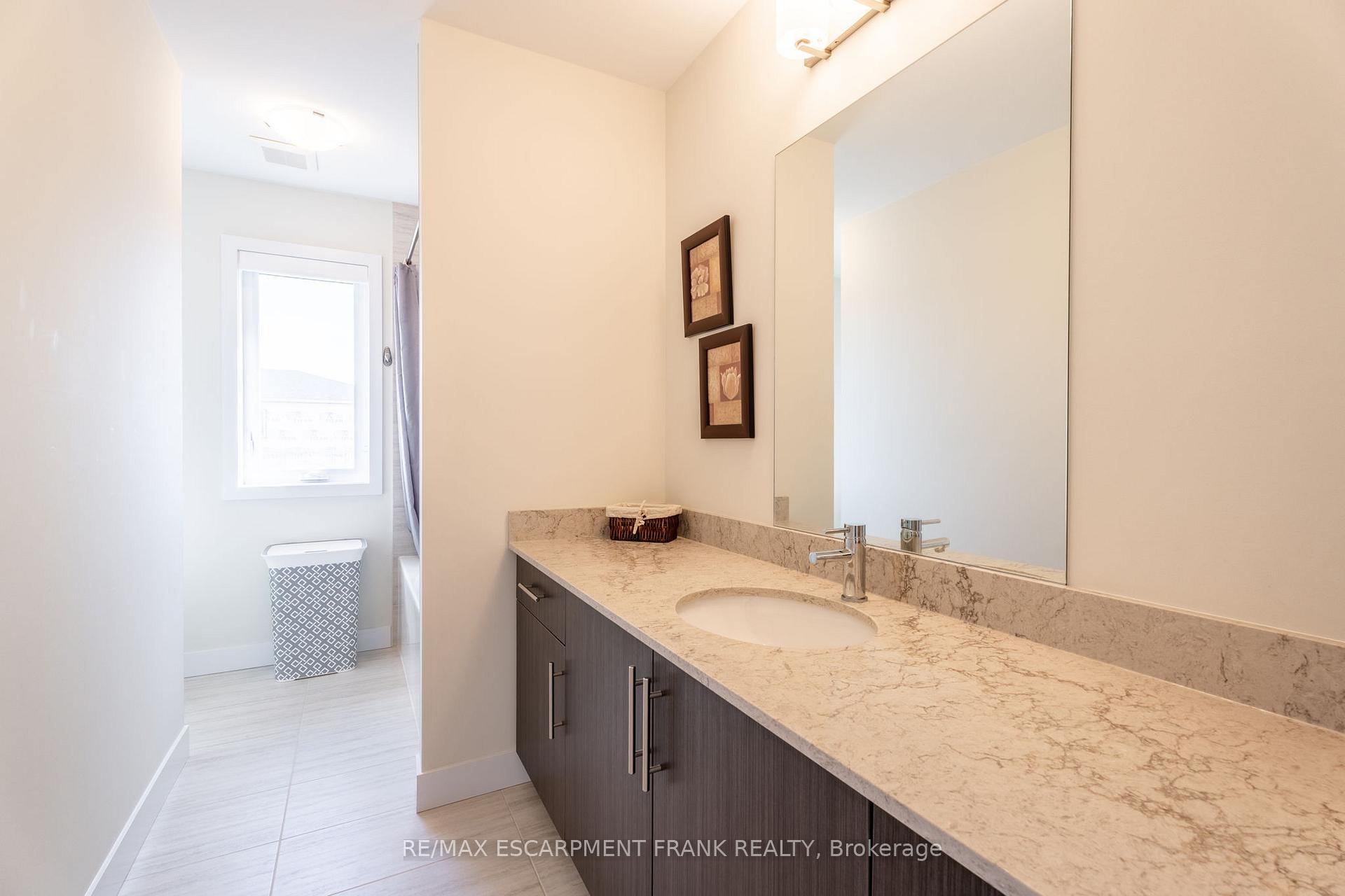 Photo 24 of 412 Klein Circle, Hamilton, Meadowlands — HOMEH