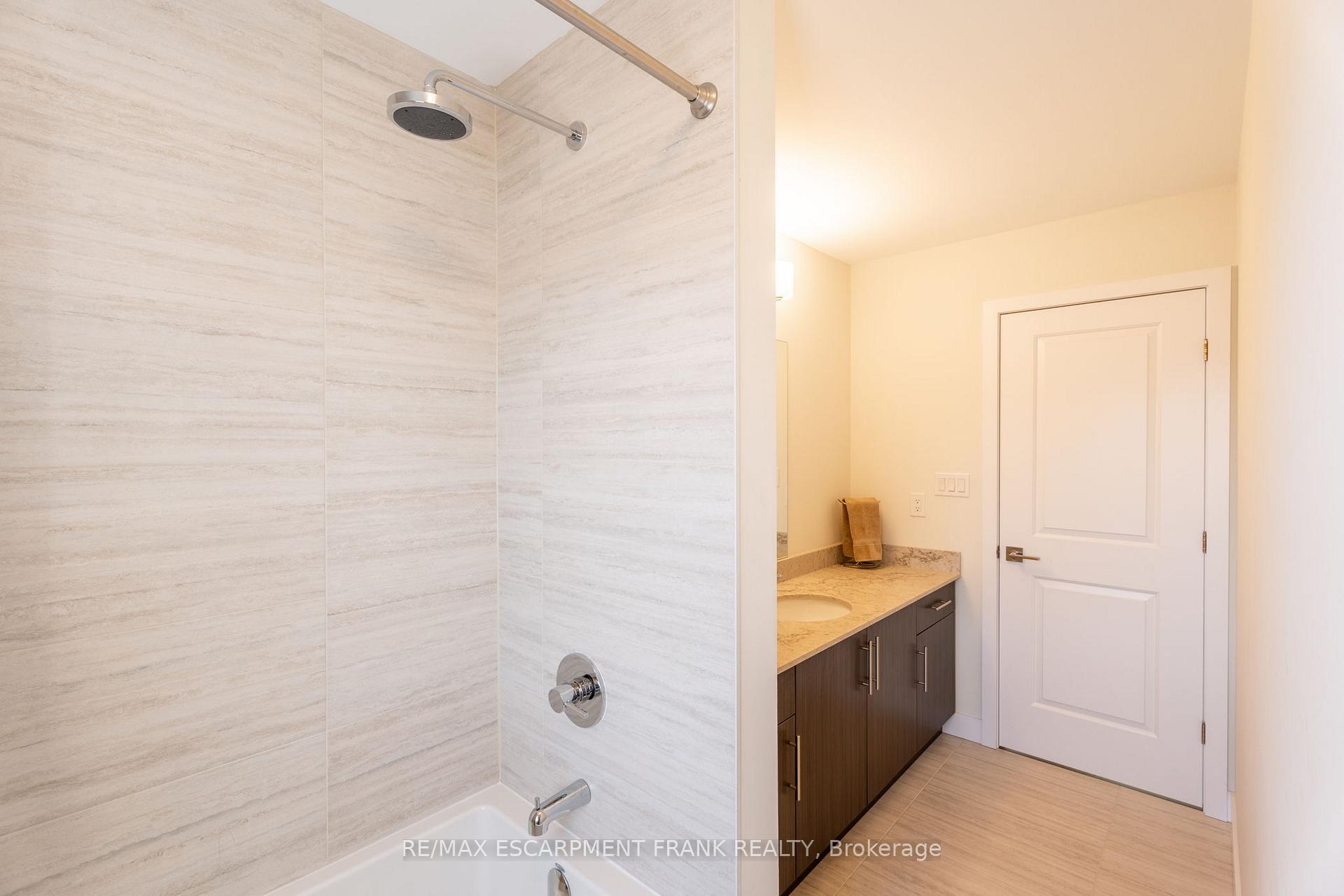 Photo 33 of 412 Klein Circle, Hamilton, Meadowlands — HOMEH