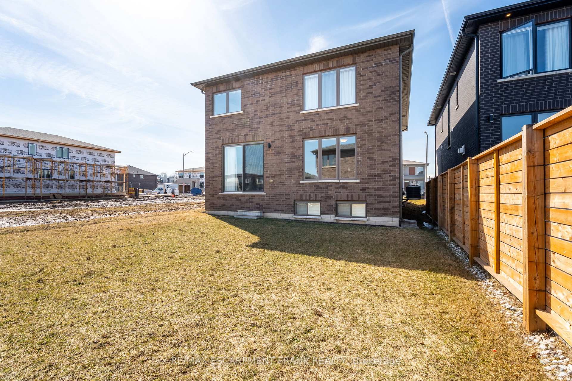 Photo 48 of 412 Klein Circle, Hamilton, Meadowlands — HOMEH