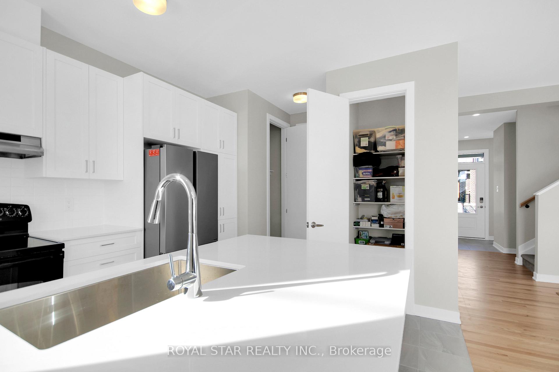 Photo 9 of 200 Beebalm Crescent N, Ottawa, Barrhaven - Half Moon Bay — HOMEH