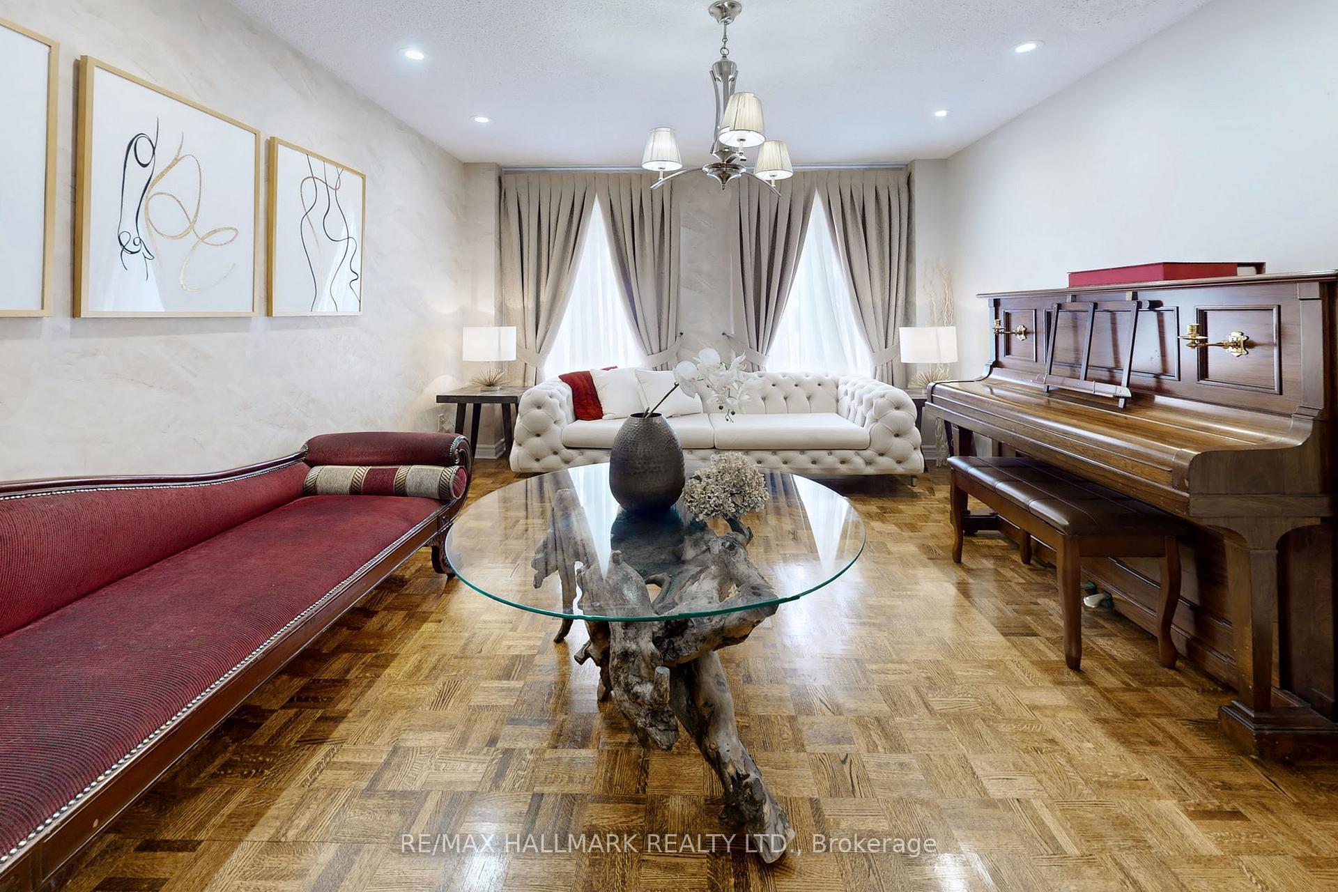 Photo 2 of 152 Grenadier Crescent, Vaughan, Beverley Glen — HOMEH