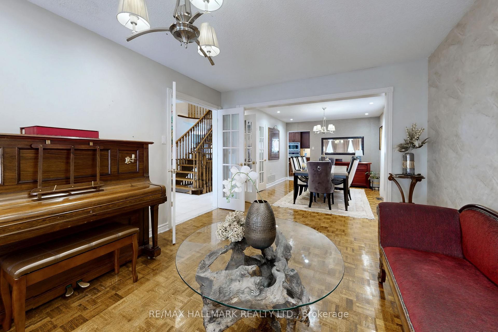 Photo 13 of 152 Grenadier Crescent, Vaughan, Beverley Glen — HOMEH