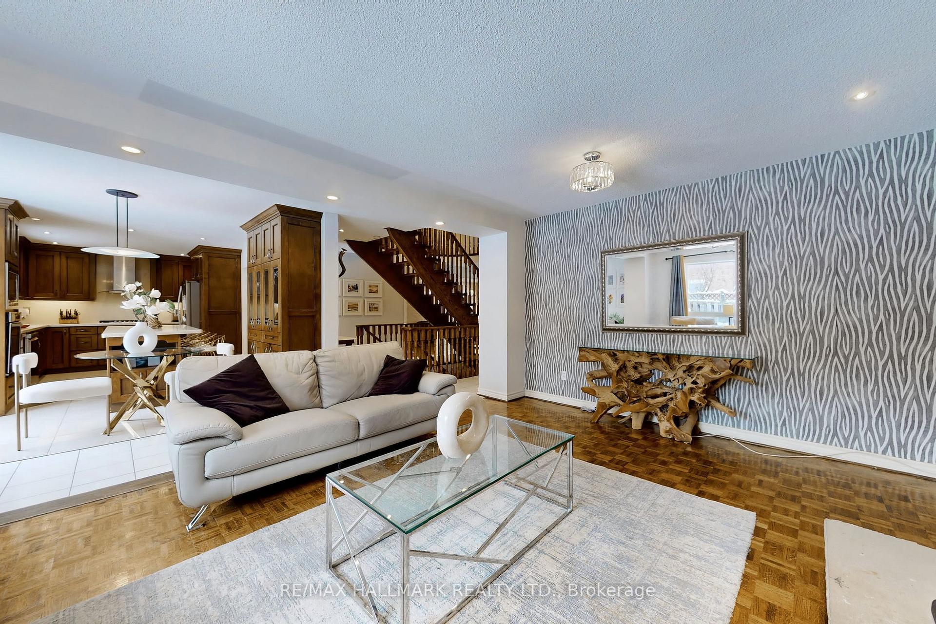 Photo 37 of 152 Grenadier Crescent, Vaughan, Beverley Glen — HOMEH