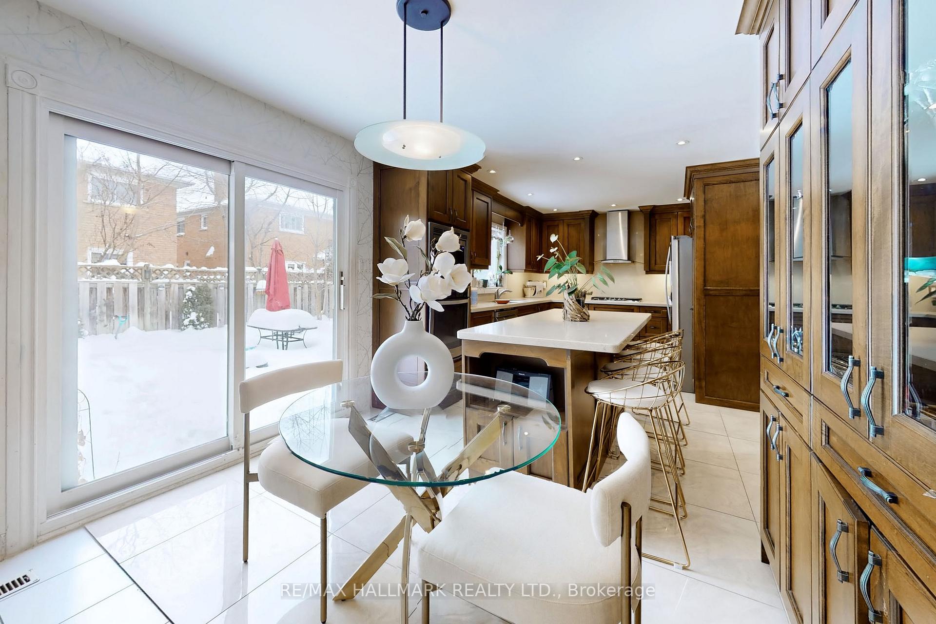 Photo 29 of 152 Grenadier Crescent, Vaughan, Beverley Glen — HOMEH