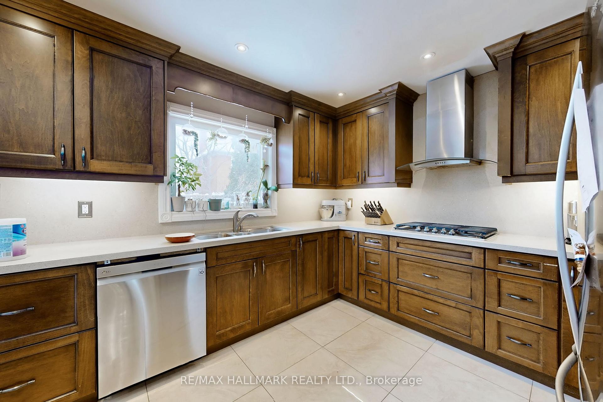 Photo 25 of 152 Grenadier Crescent, Vaughan, Beverley Glen — HOMEH