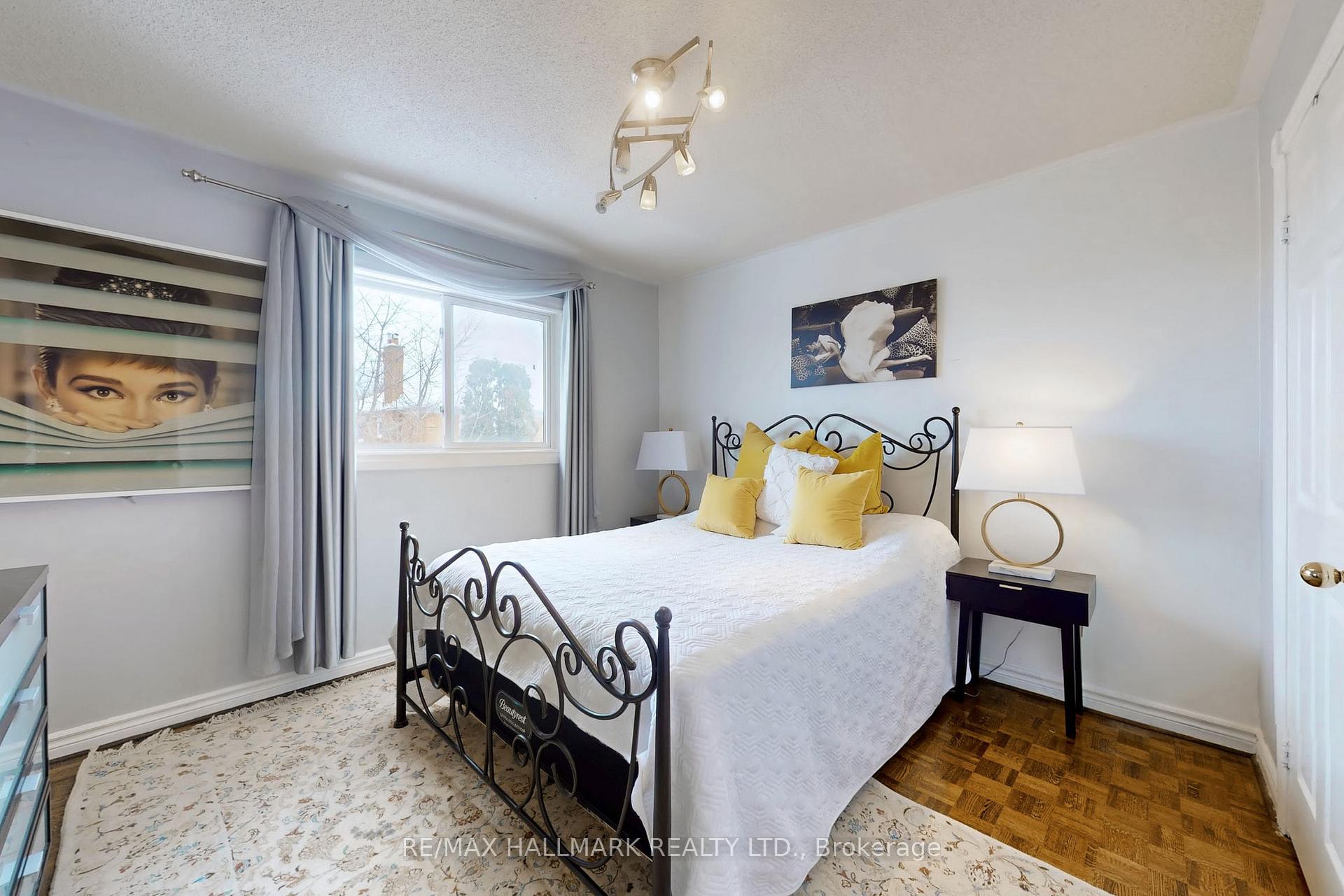 Photo 4 of 152 Grenadier Crescent, Vaughan, Beverley Glen — HOMEH
