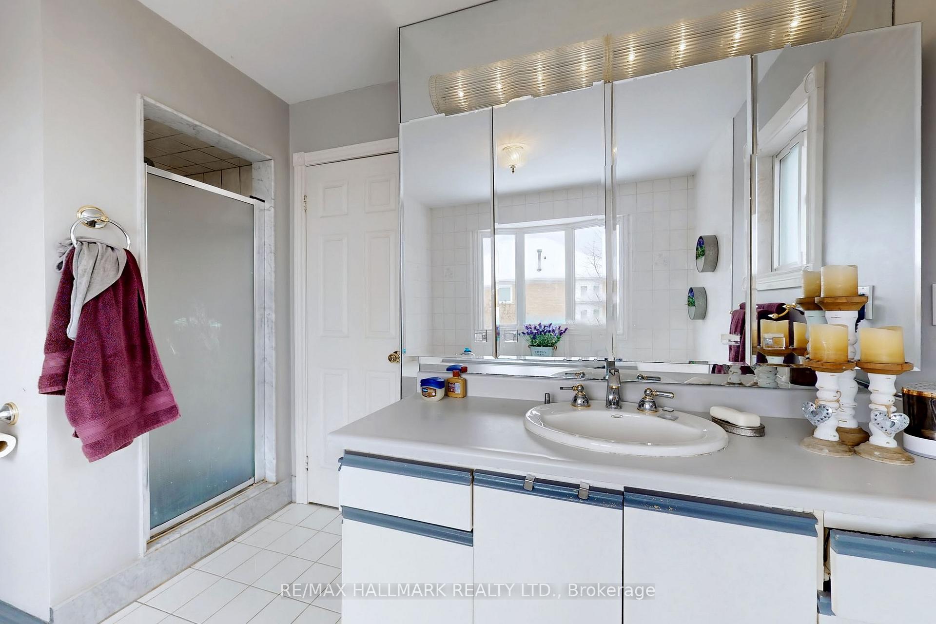 Photo 26 of 152 Grenadier Crescent, Vaughan, Beverley Glen — HOMEH