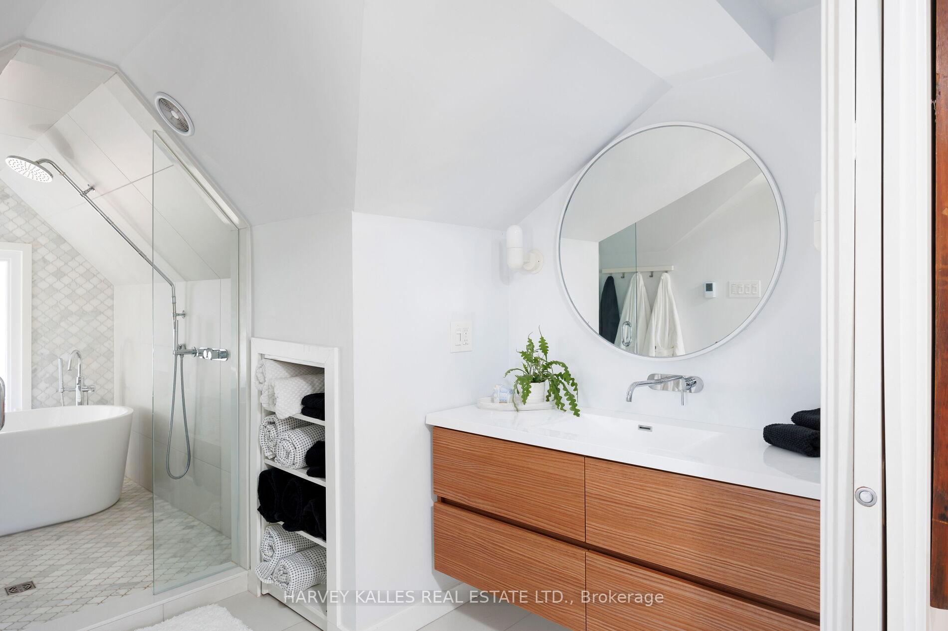 Photo 40 of 62 McGee Street, Toronto, South Riverdale — HOMEH
