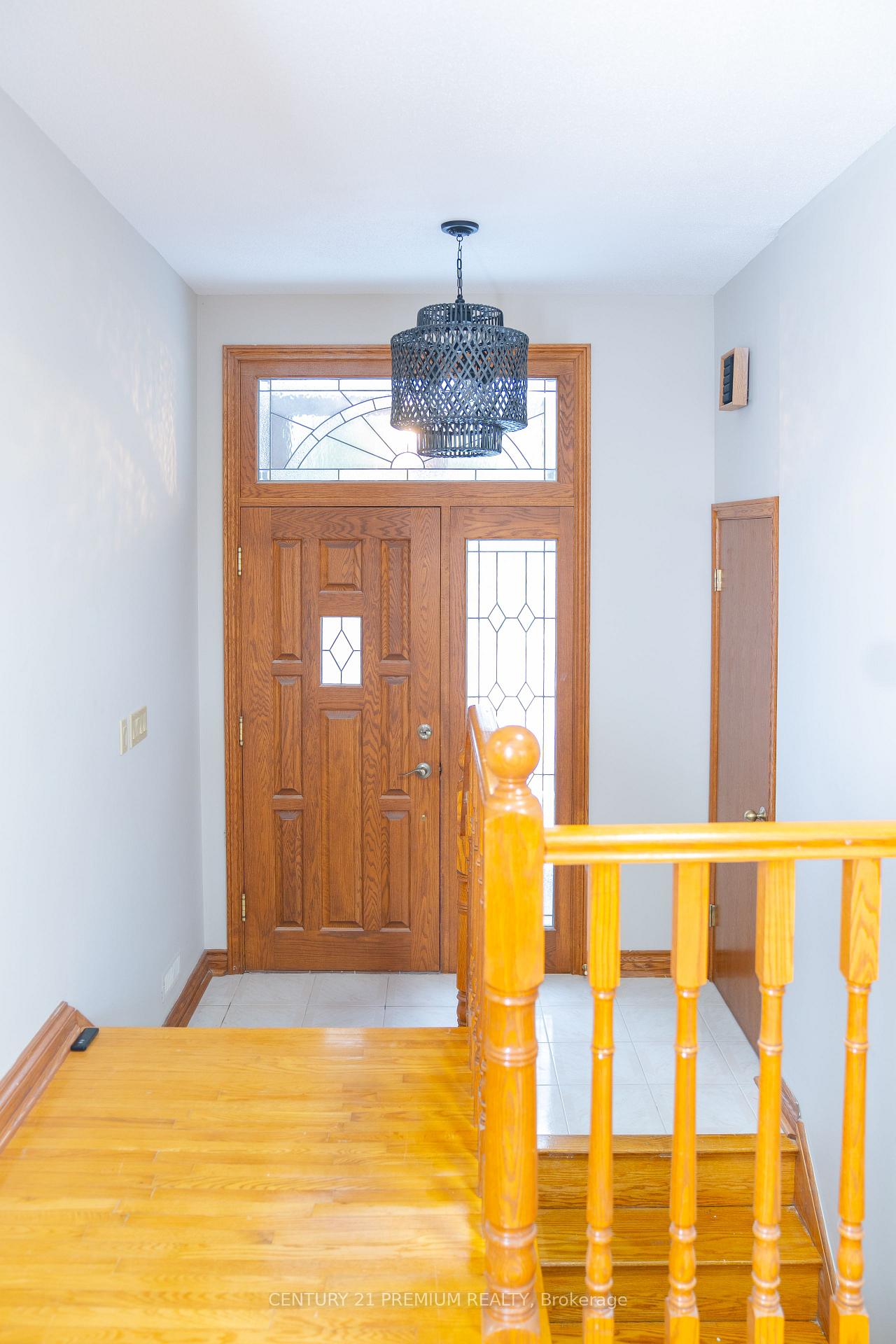 Photo 25 of Unit Upper, 10 Keewaydin Road, King, Nobleton — HOMEH