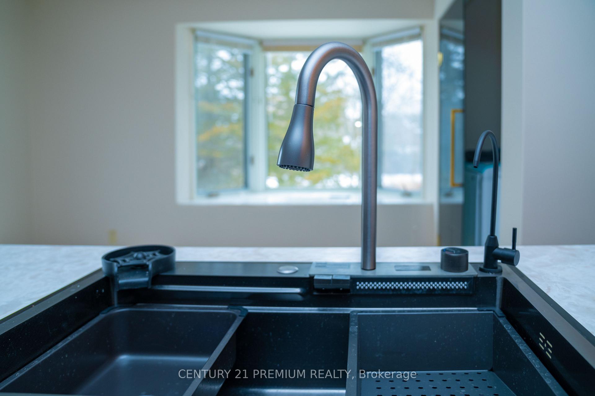 Photo 7 of Unit Upper, 10 Keewaydin Road, King, Nobleton — HOMEH