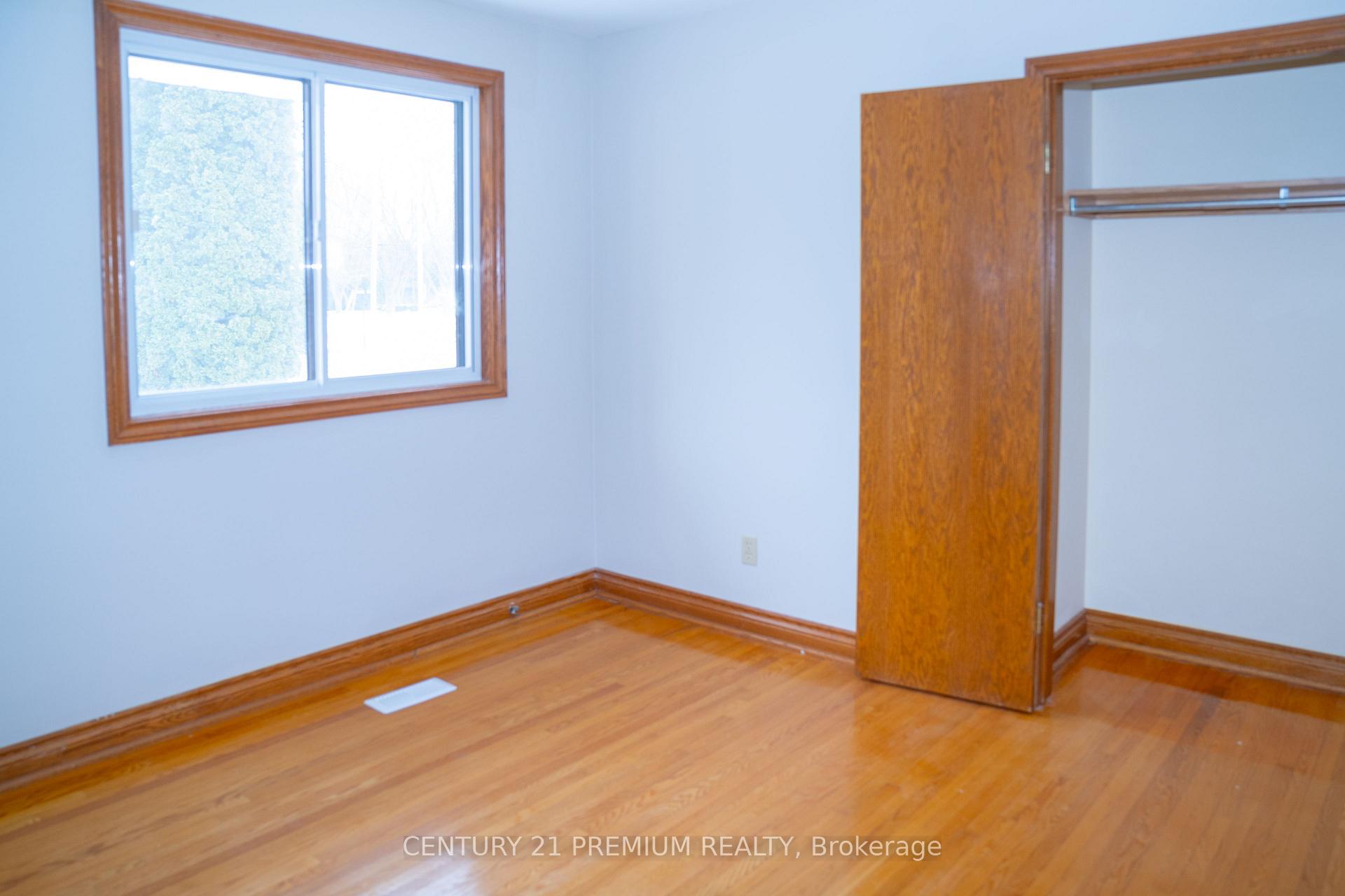 Photo 2 of Unit Upper, 10 Keewaydin Road, King, Nobleton — HOMEH