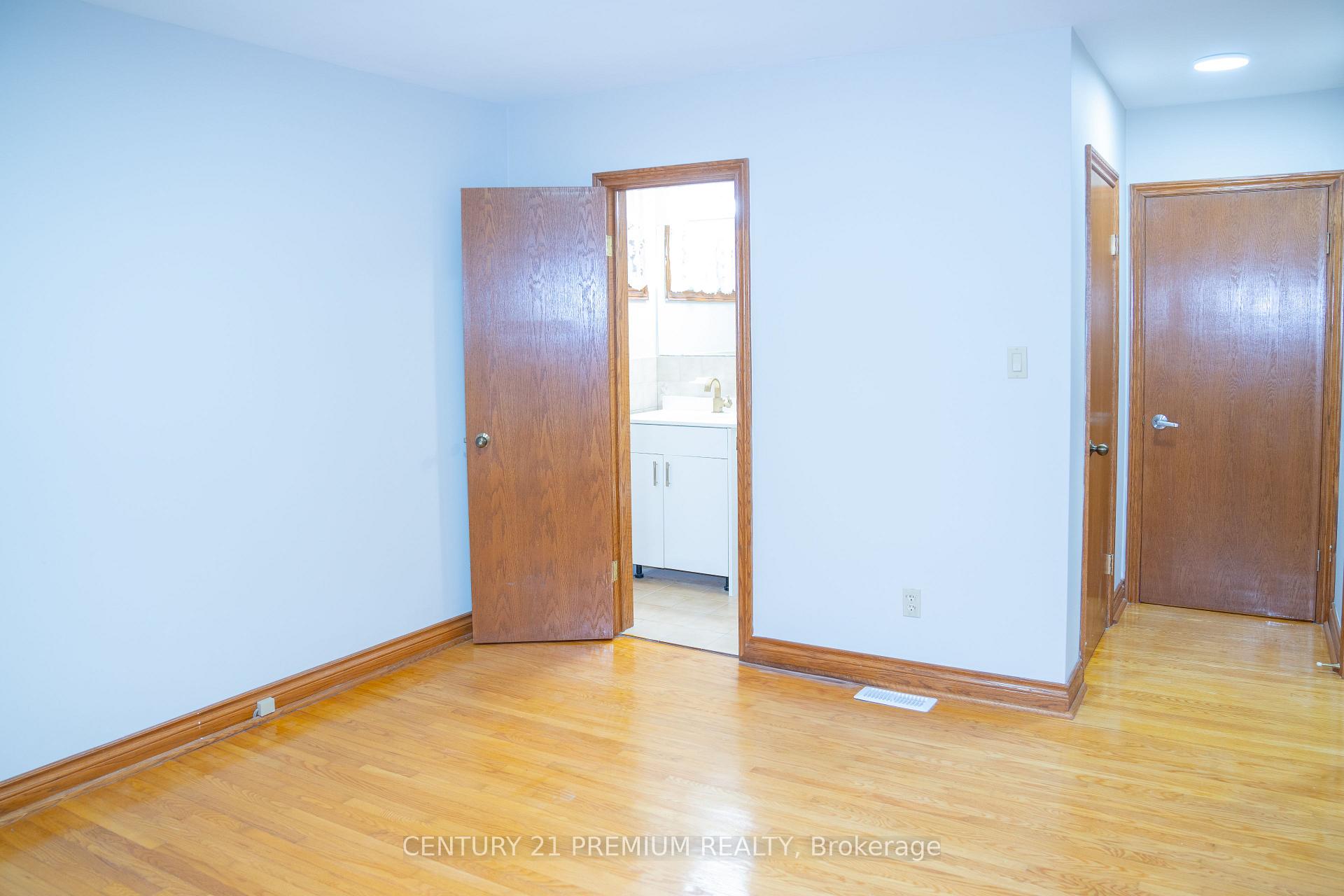 Photo 17 of Unit Upper, 10 Keewaydin Road, King, Nobleton — HOMEH