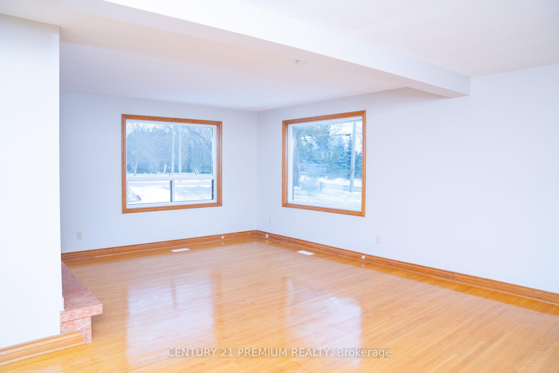 Photo 18 of Unit Upper, 10 Keewaydin Road, King, Nobleton — HOMEH