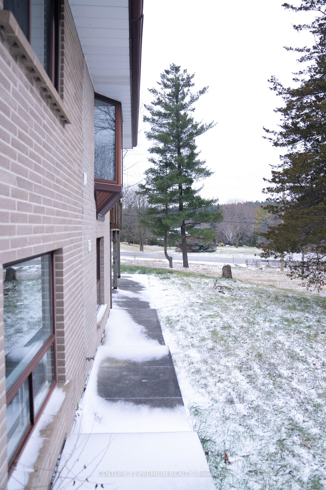 Photo 19 of Unit Upper, 10 Keewaydin Road, King, Nobleton — HOMEH