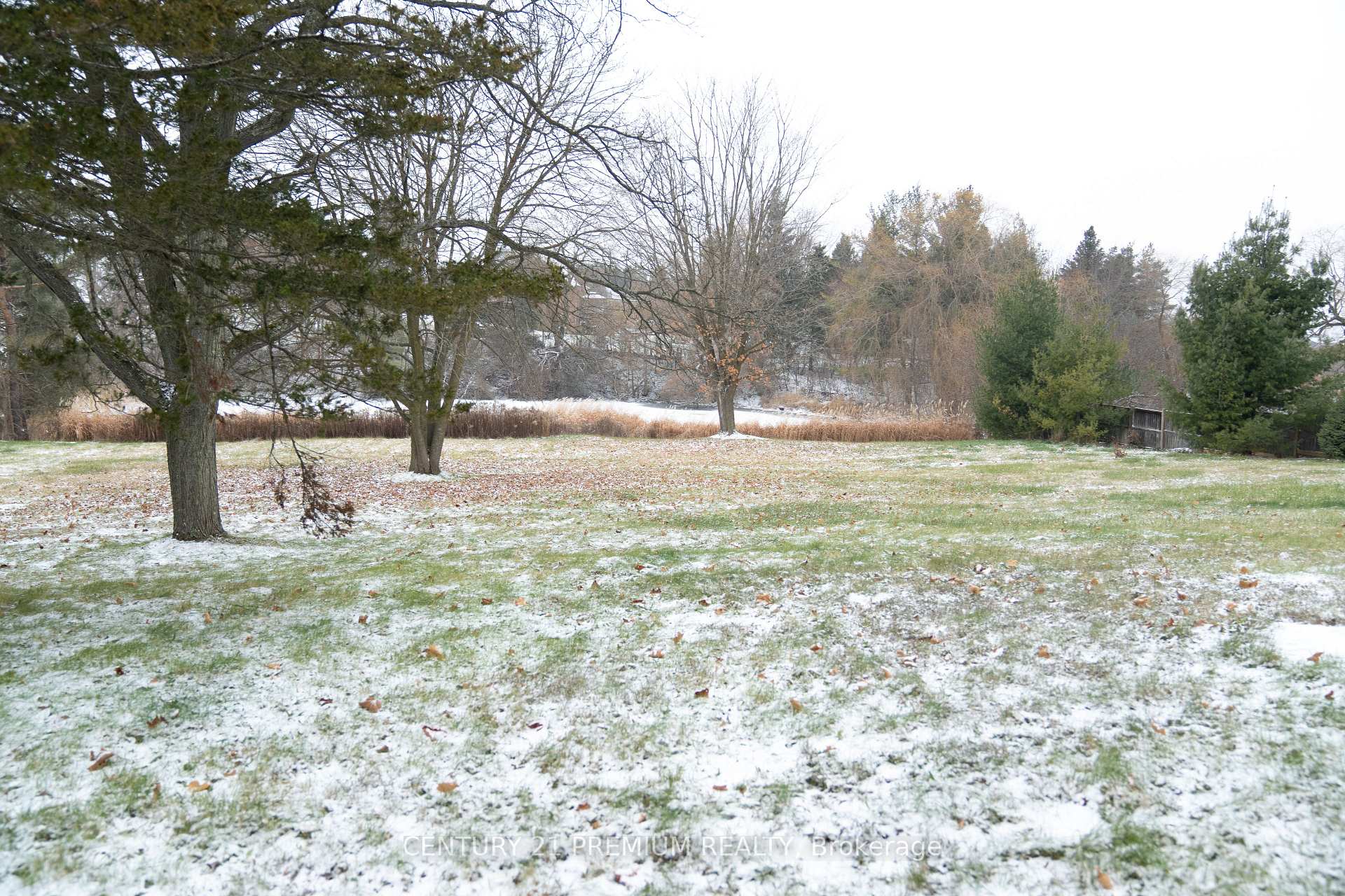 Photo 26 of Unit Upper, 10 Keewaydin Road, King, Nobleton — HOMEH