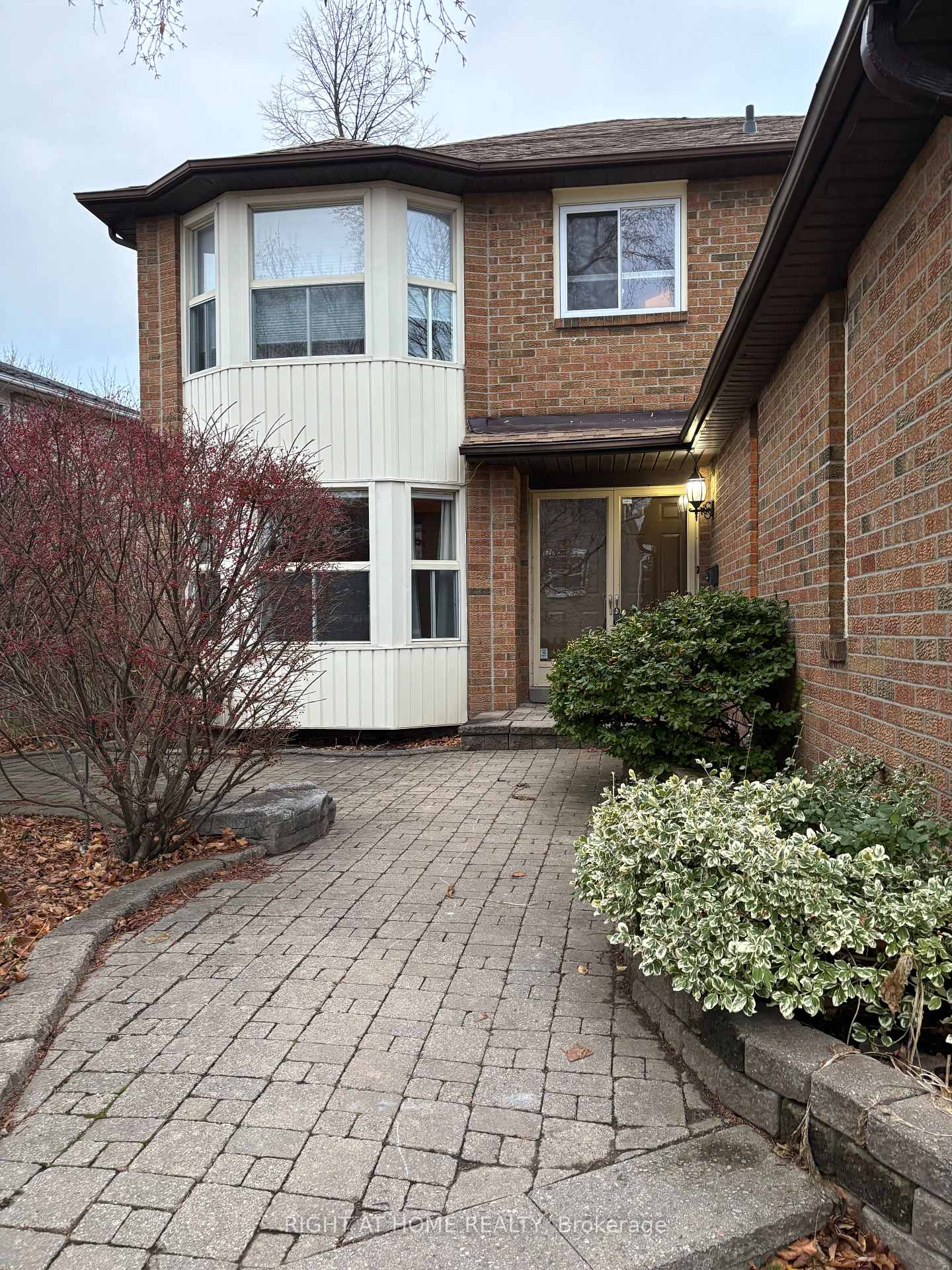 Photo 9 of 755 Aspen Road, Pickering, Amberlea — HOMEH