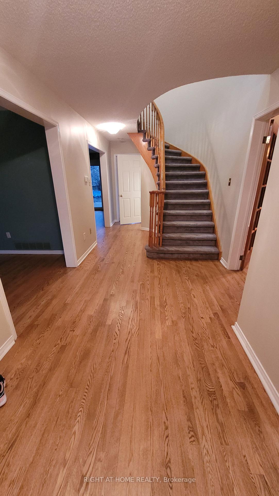 Photo 7 of 755 Aspen Road, Pickering, Amberlea — HOMEH