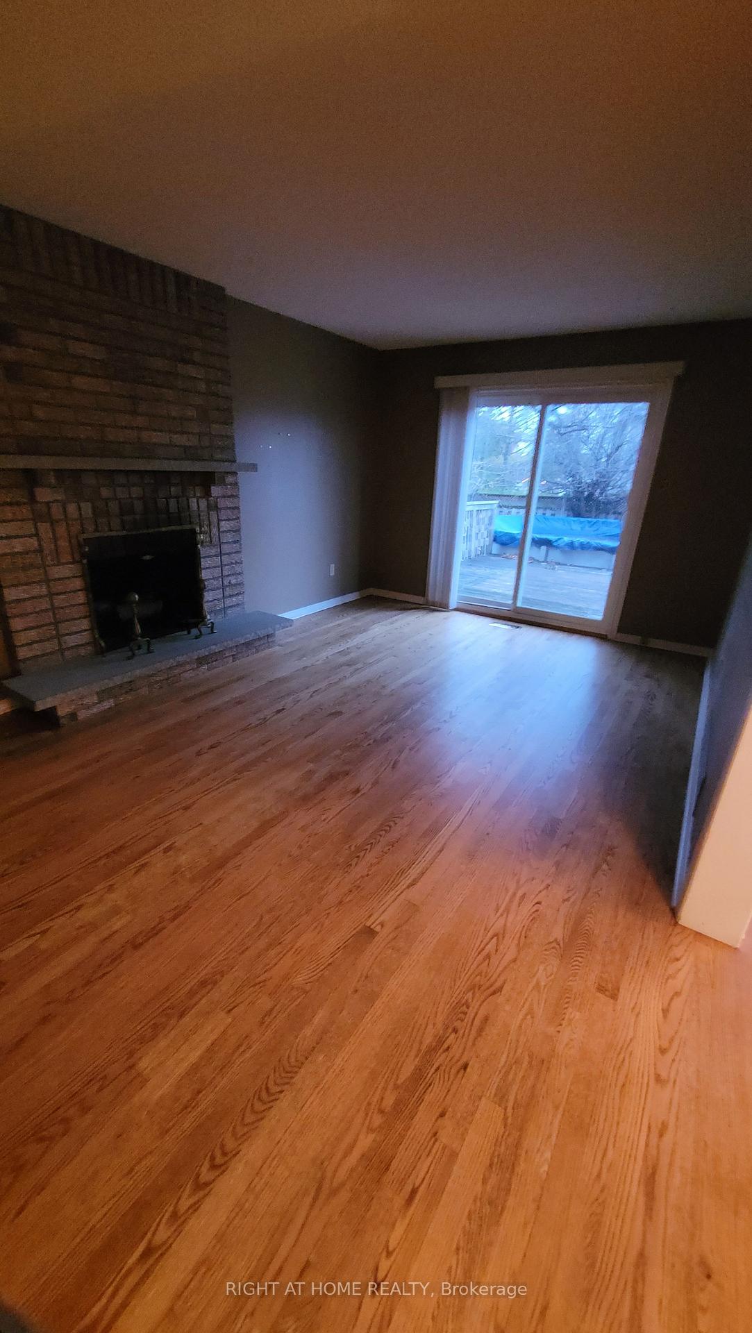 Photo 10 of 755 Aspen Road, Pickering, Amberlea — HOMEH