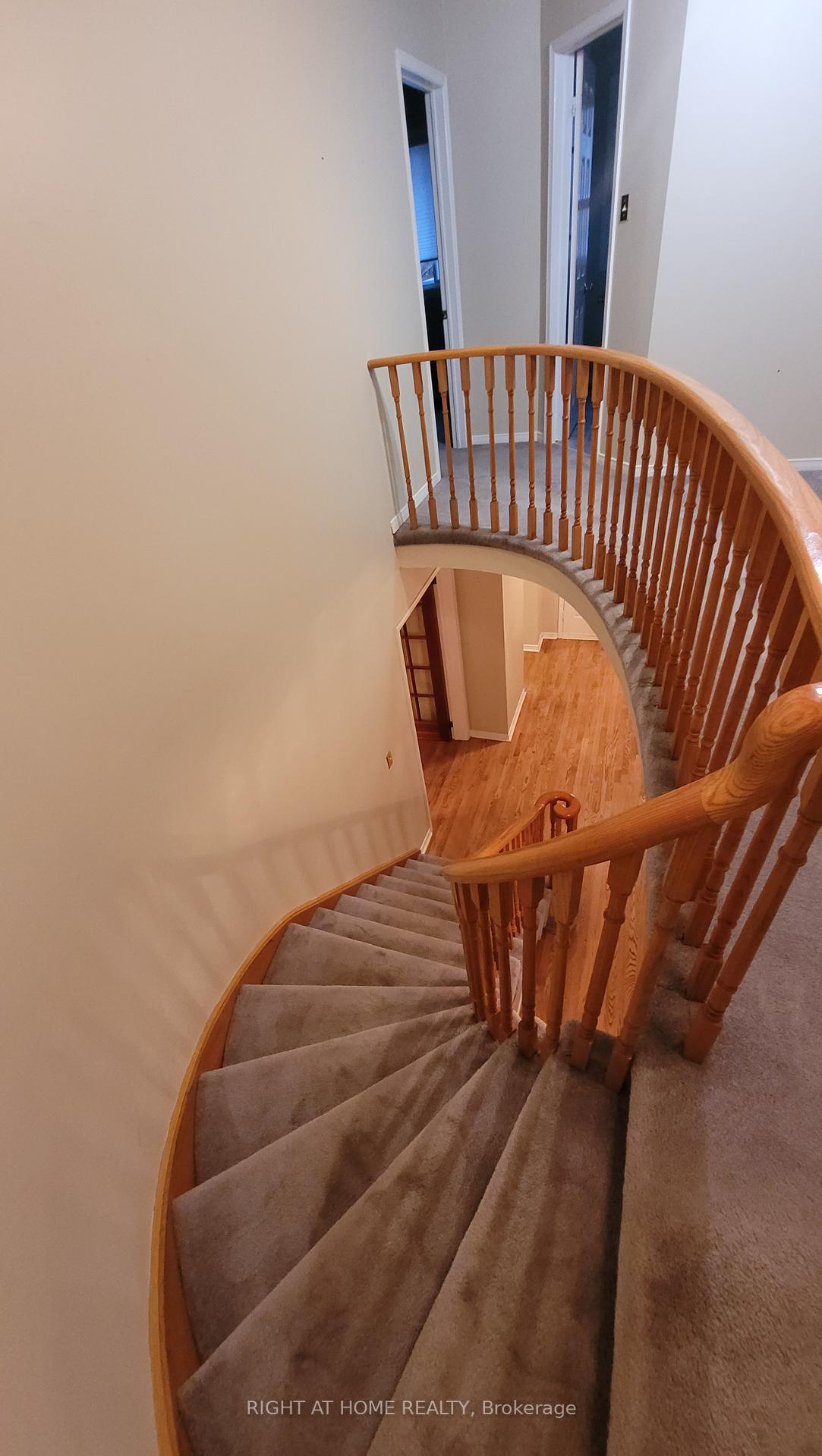 Photo 3 of 755 Aspen Road, Pickering, Amberlea — HOMEH