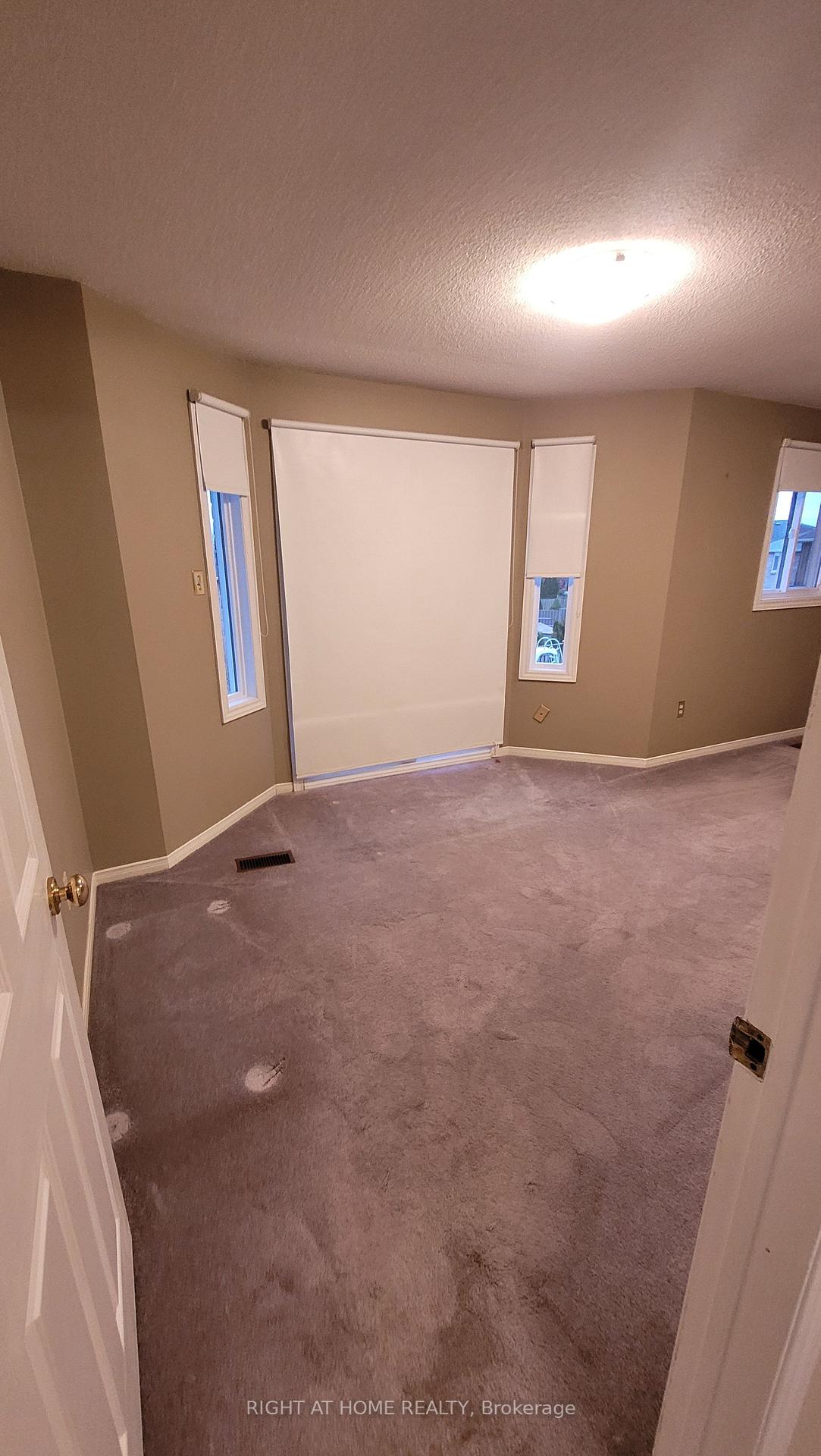 Photo 12 of 755 Aspen Road, Pickering, Amberlea — HOMEH