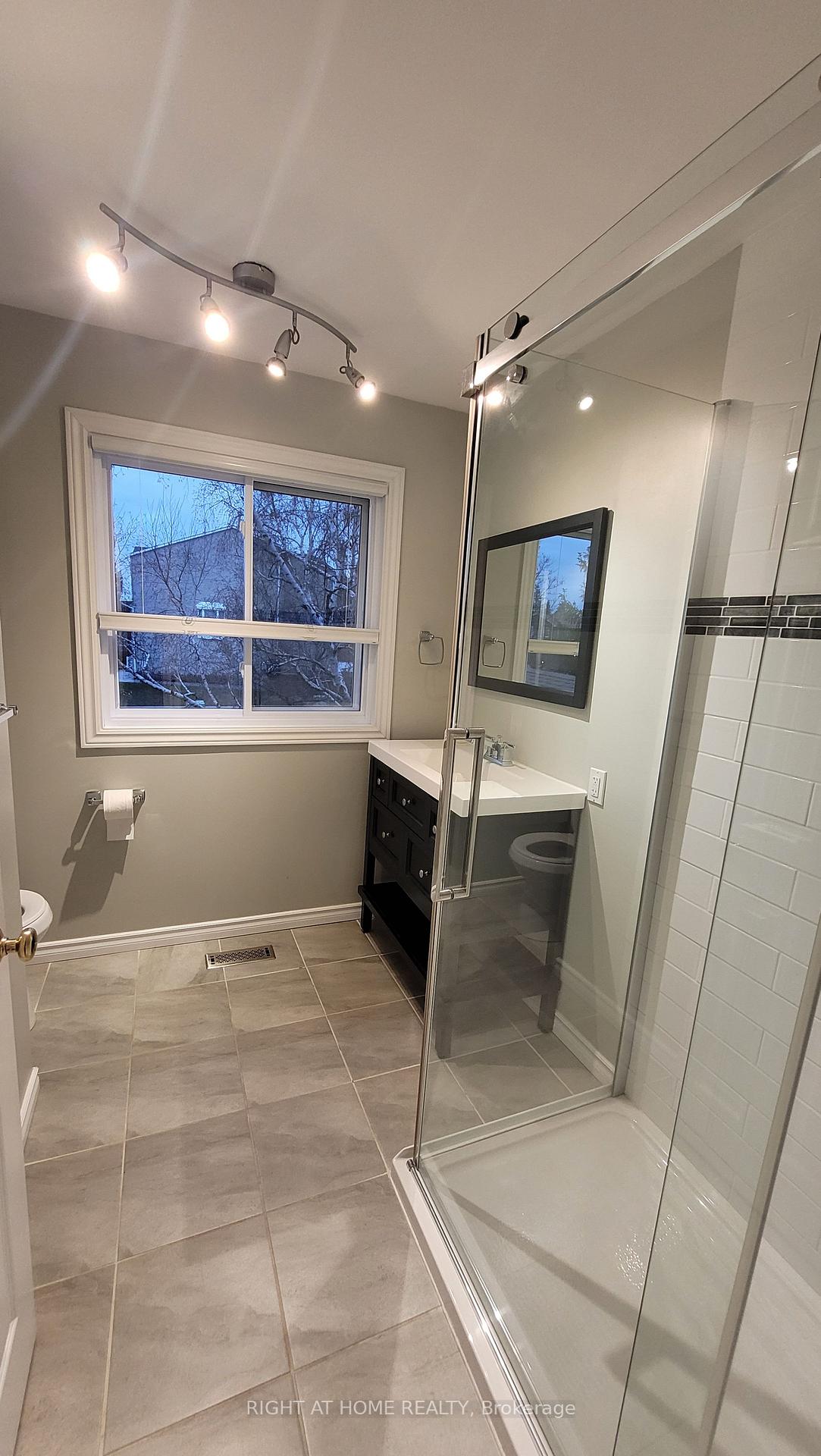 Photo 22 of 755 Aspen Road, Pickering, Amberlea — HOMEH
