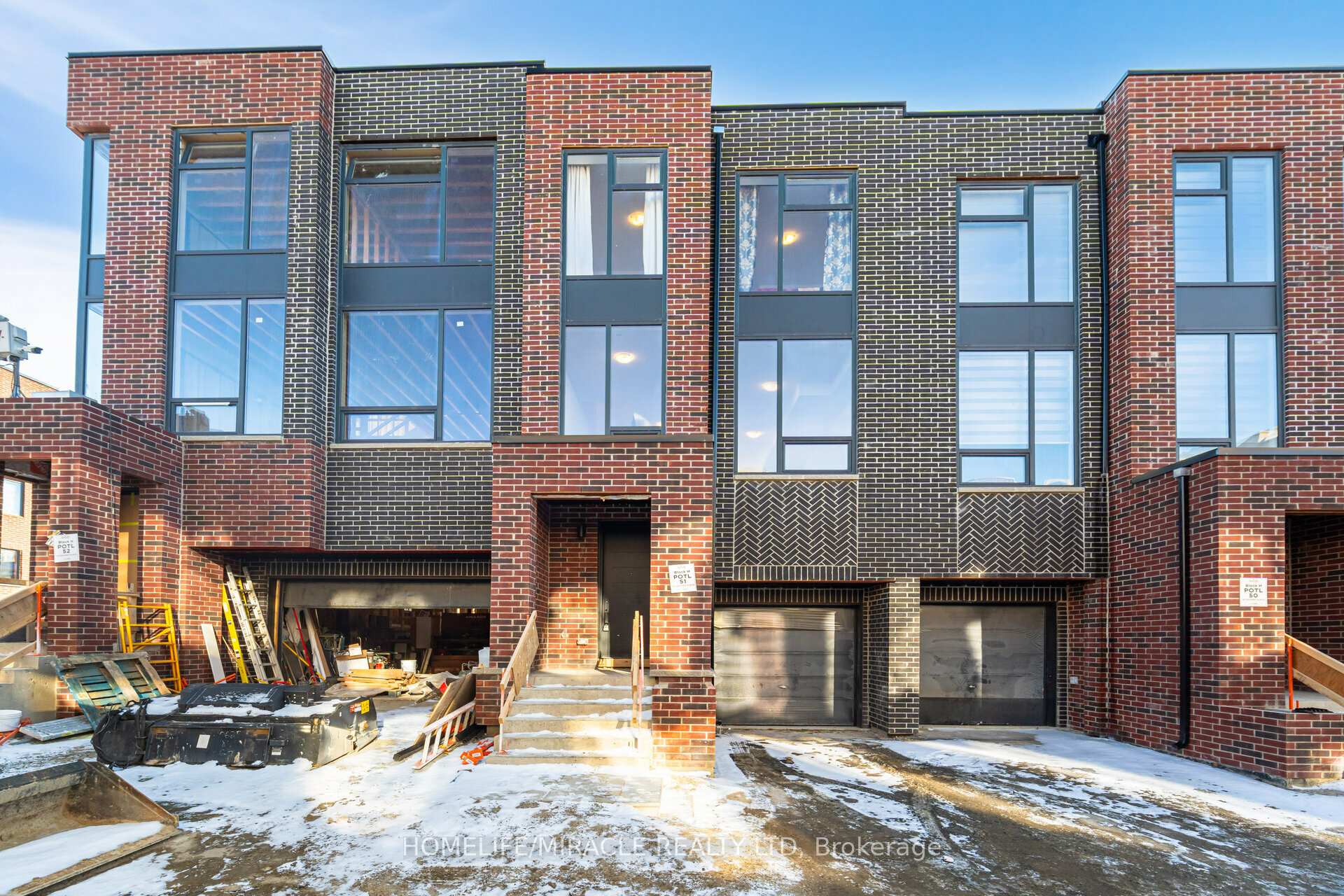 Front of 40 Desiree Place
