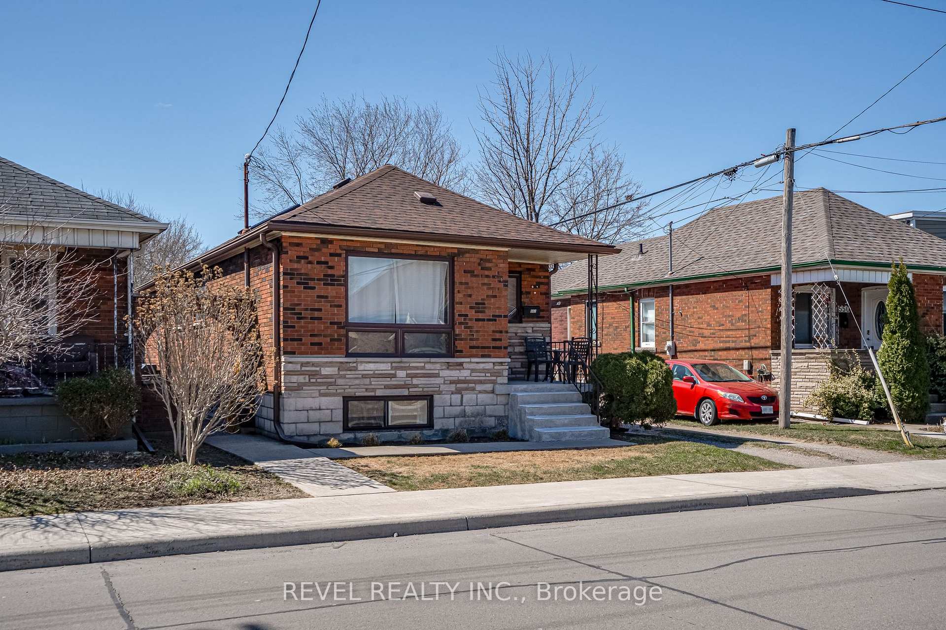 Photo 5 of 552 Roxborough Avenue W, Hamilton, Homeside — HOMEH