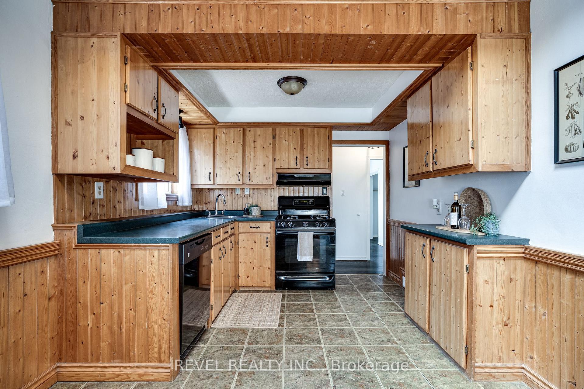 Photo 7 of 552 Roxborough Avenue W, Hamilton, Homeside — HOMEH