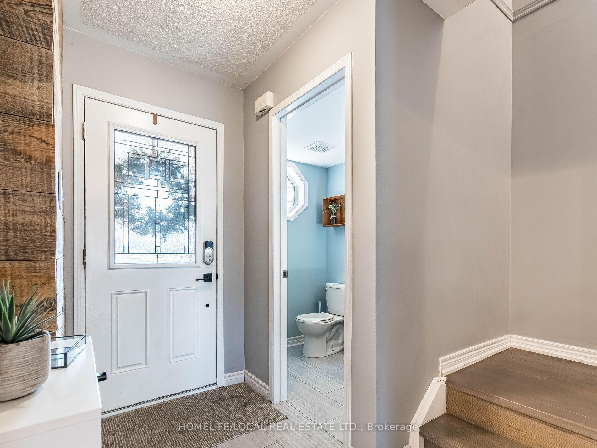 Photo 2 of 148 Richfield Square, Clarington, Courtice — HOMEH