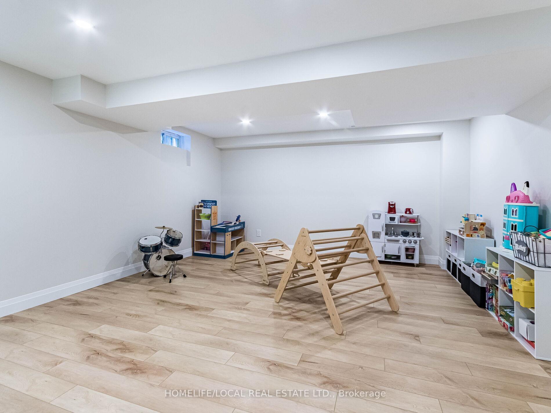 Photo 29 of 148 Richfield Square, Clarington, Courtice — HOMEH