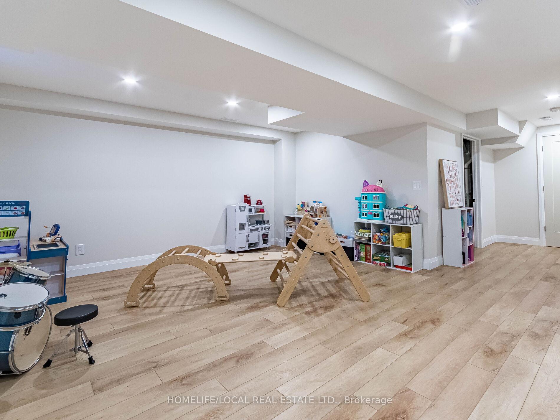 Photo 31 of 148 Richfield Square, Clarington, Courtice — HOMEH