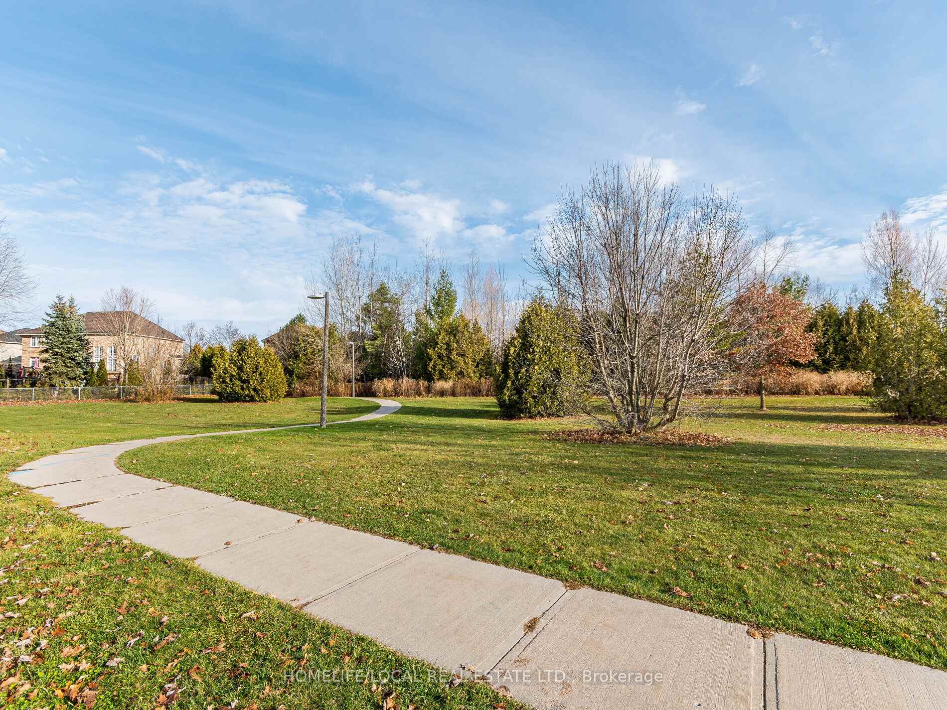 Photo 38 of 148 Richfield Square, Clarington, Courtice — HOMEH